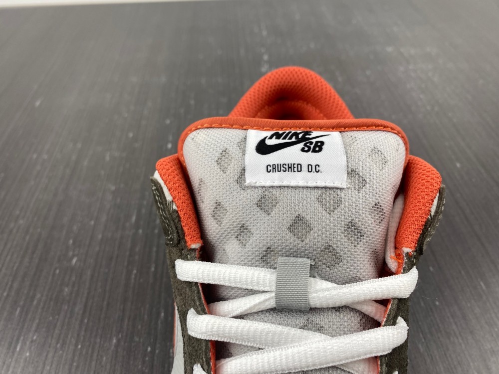 Nike SB Dunk Low  X Crushed Skate