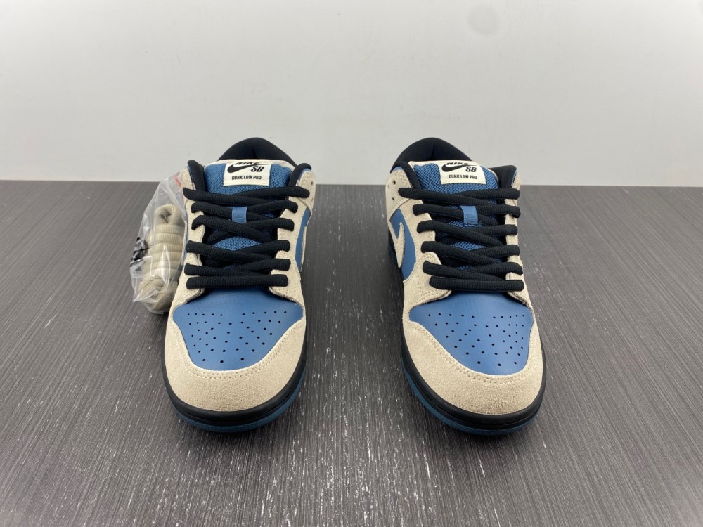 Nike SB Dunk Low Light Cream Thunderstorm  BQ6817-200