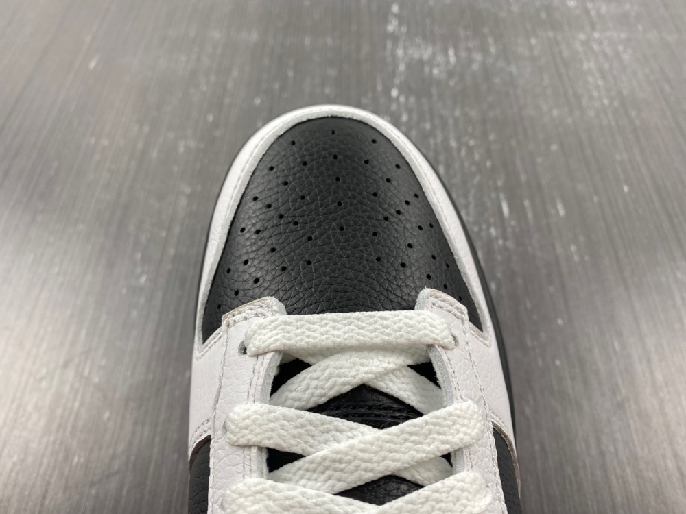 Nike Dunk Low Retro Reverse Panda  FD9064-011