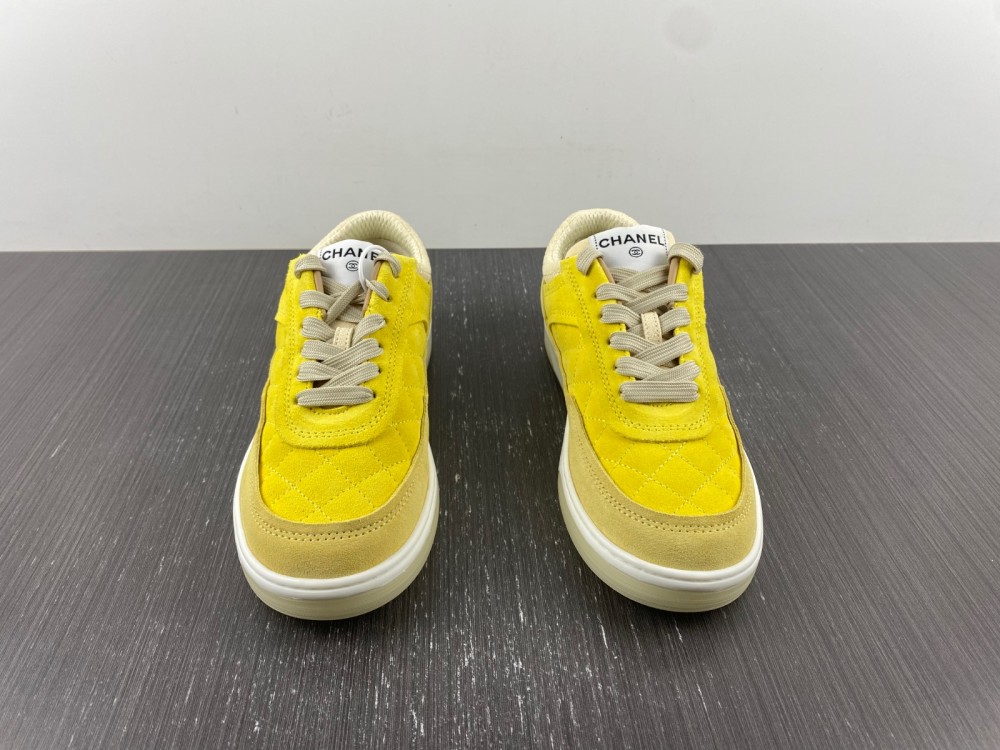 Channe1 sneakers yellow