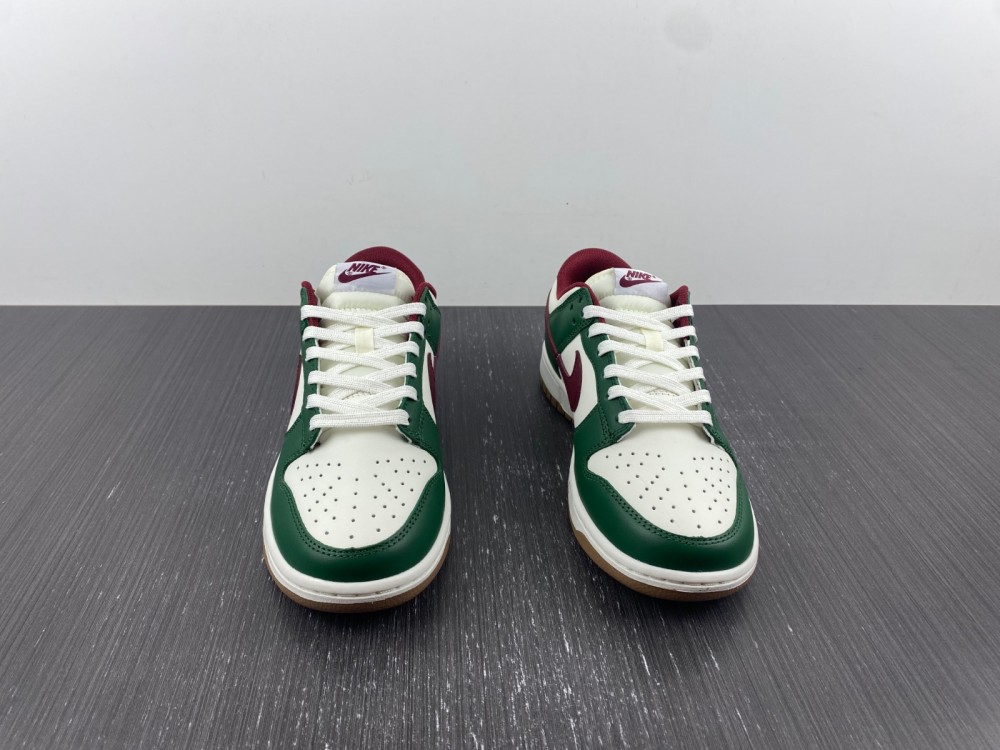 Dunk Low Gorge Green FB7160-161