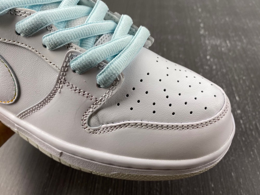 Nike SB Dunk Low Pro Be True DR4876-100