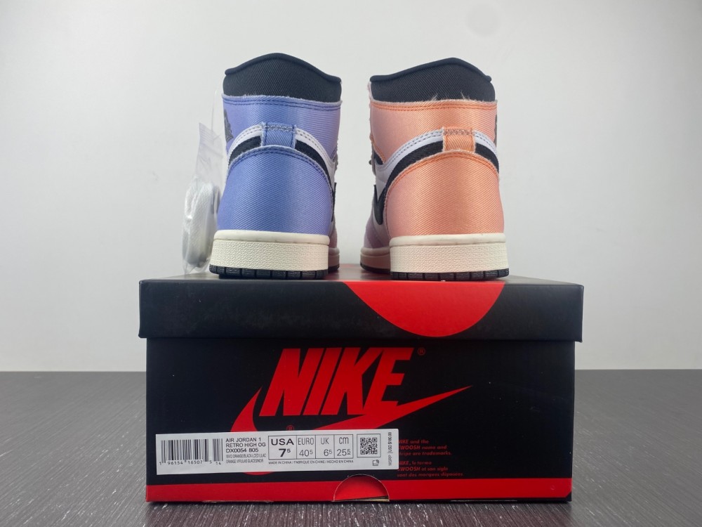 Nike Air Jordan 1 Retro High OG Skyline DX0054-805