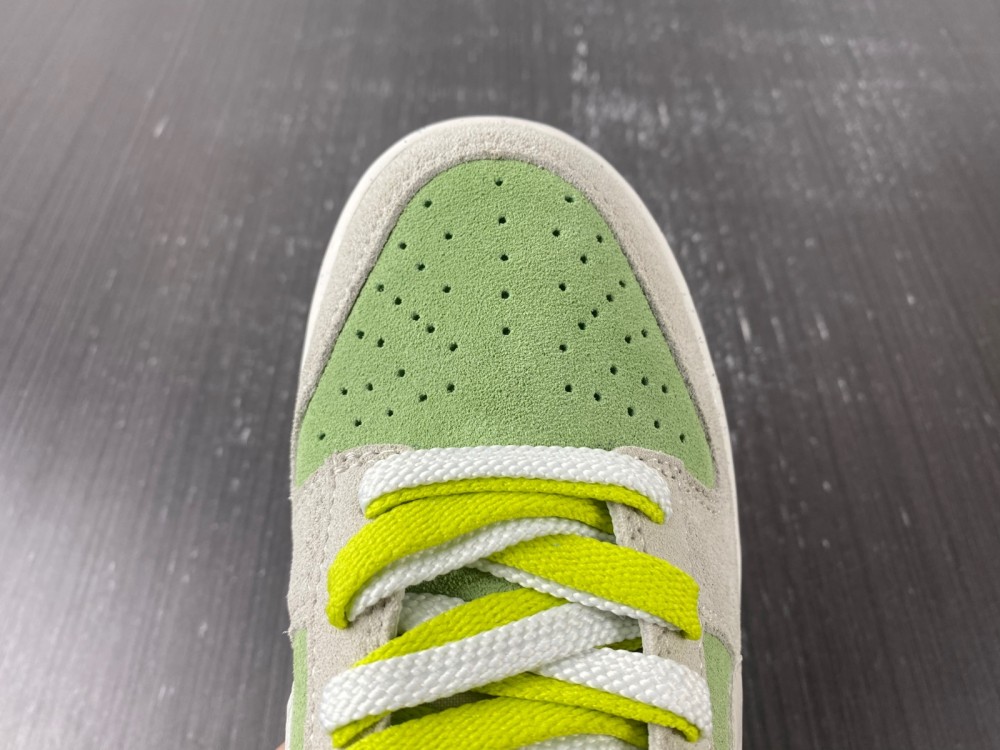 Nike Dunk Low green DO9457-100