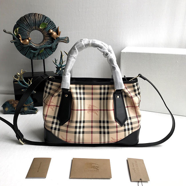 Brbbrry Original Check Tote Handbag in Black