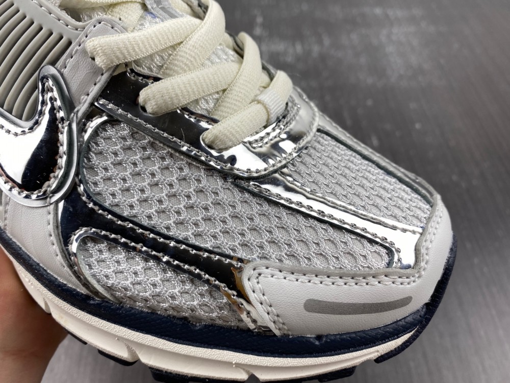 Nike Zoom Vomero 5 Photon Dust Metallic Silver FD0884-025