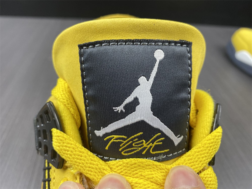 Nike Air Jordan 4 Retro Lightning (2021) CT8527-700