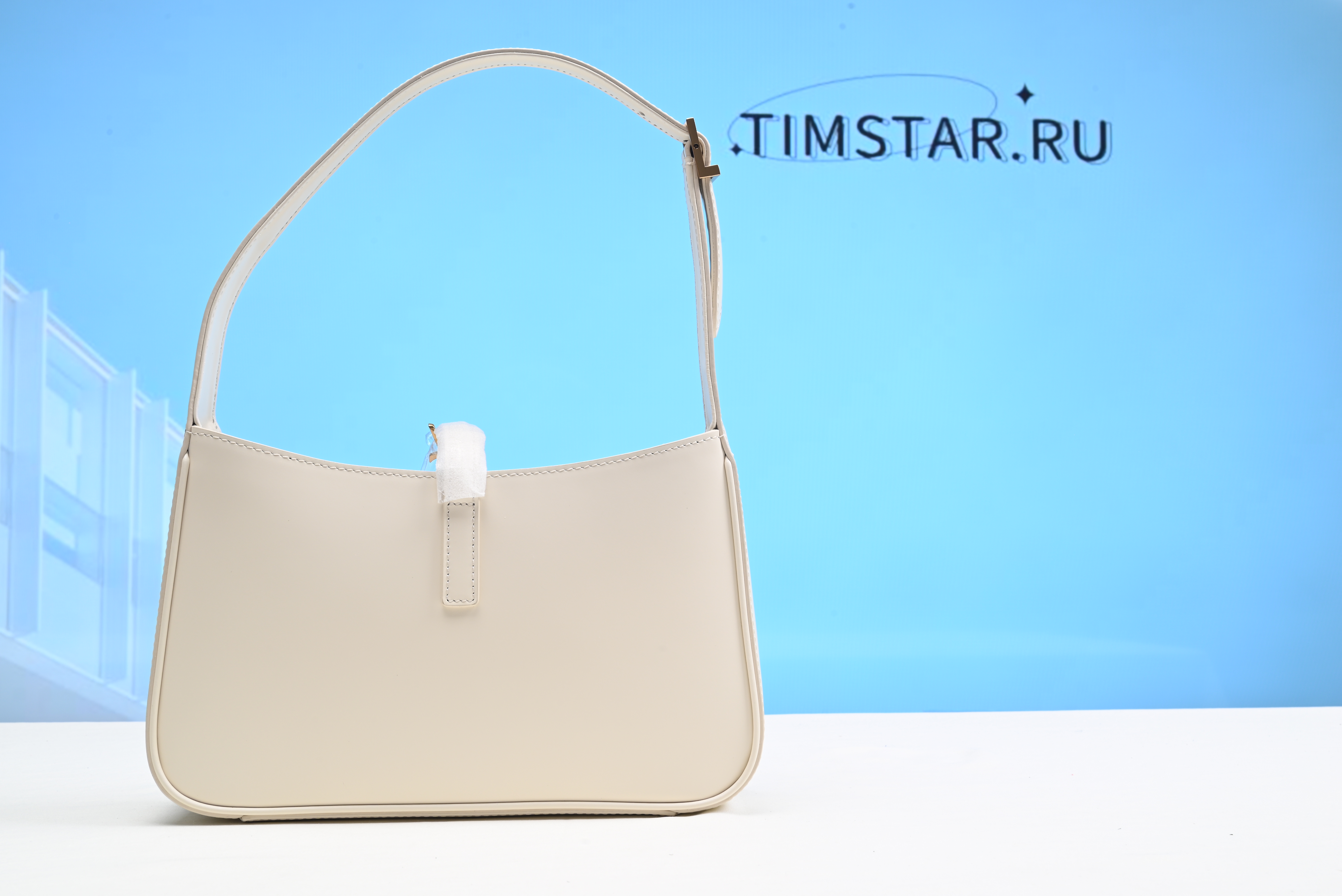 YSL Le 5 À 7 Handbag 003