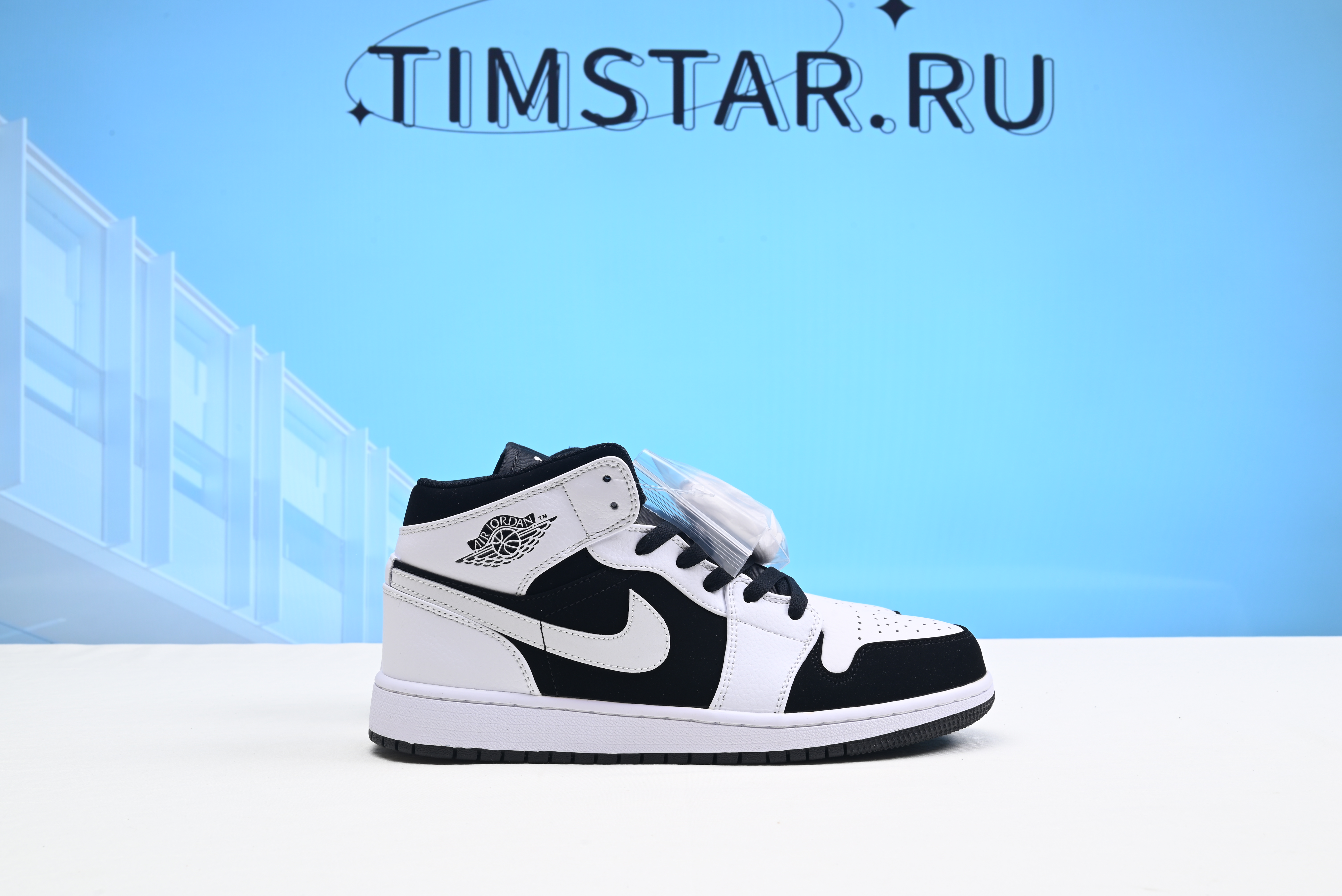 Air Jordan 1 Mid White Black 554724-113