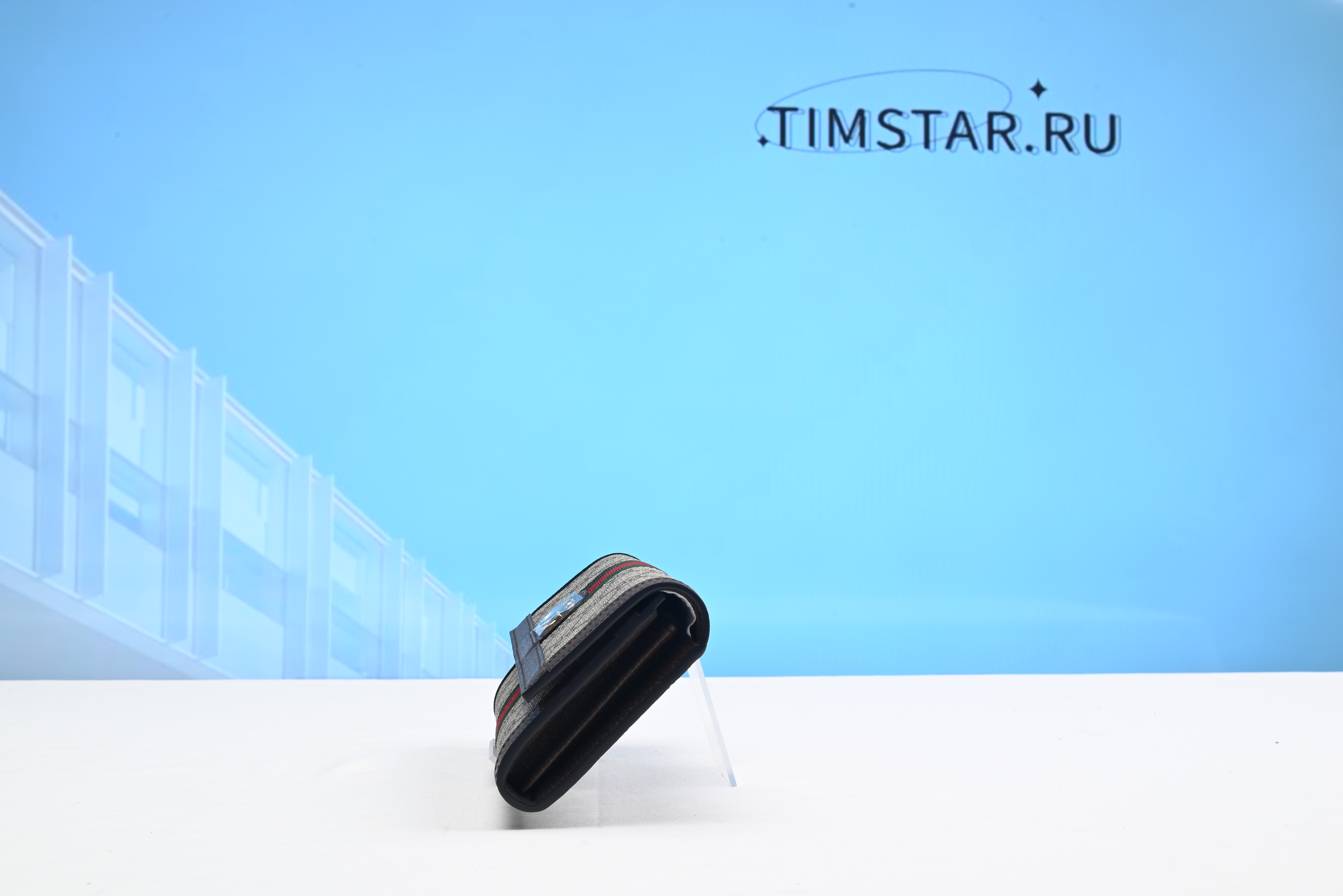 Guccii1  GG fabric flap wallet with Web