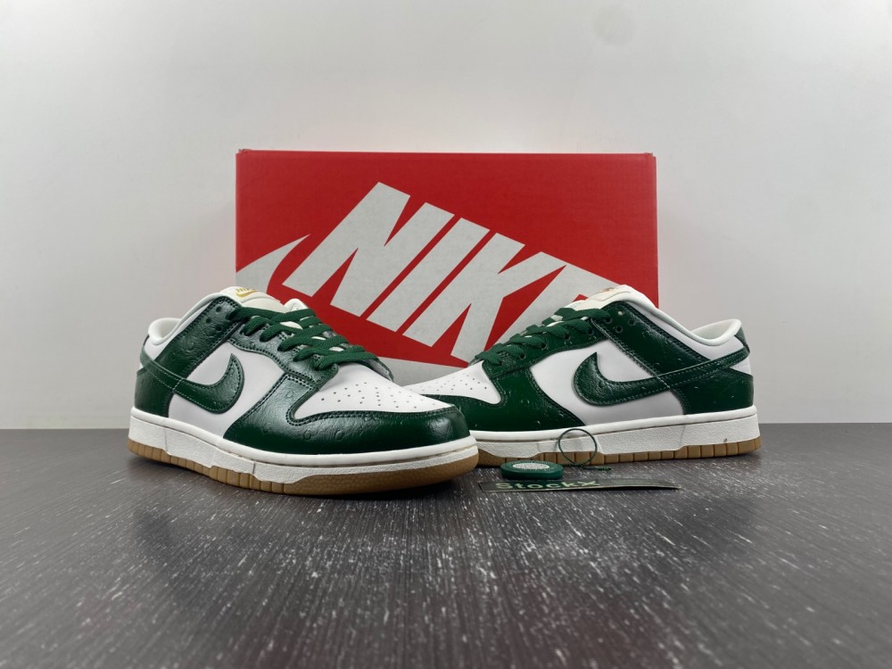 Dunk Low LX