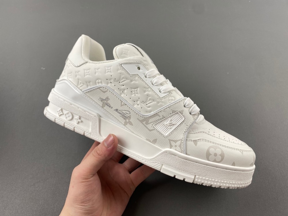 LsVttn trainer White