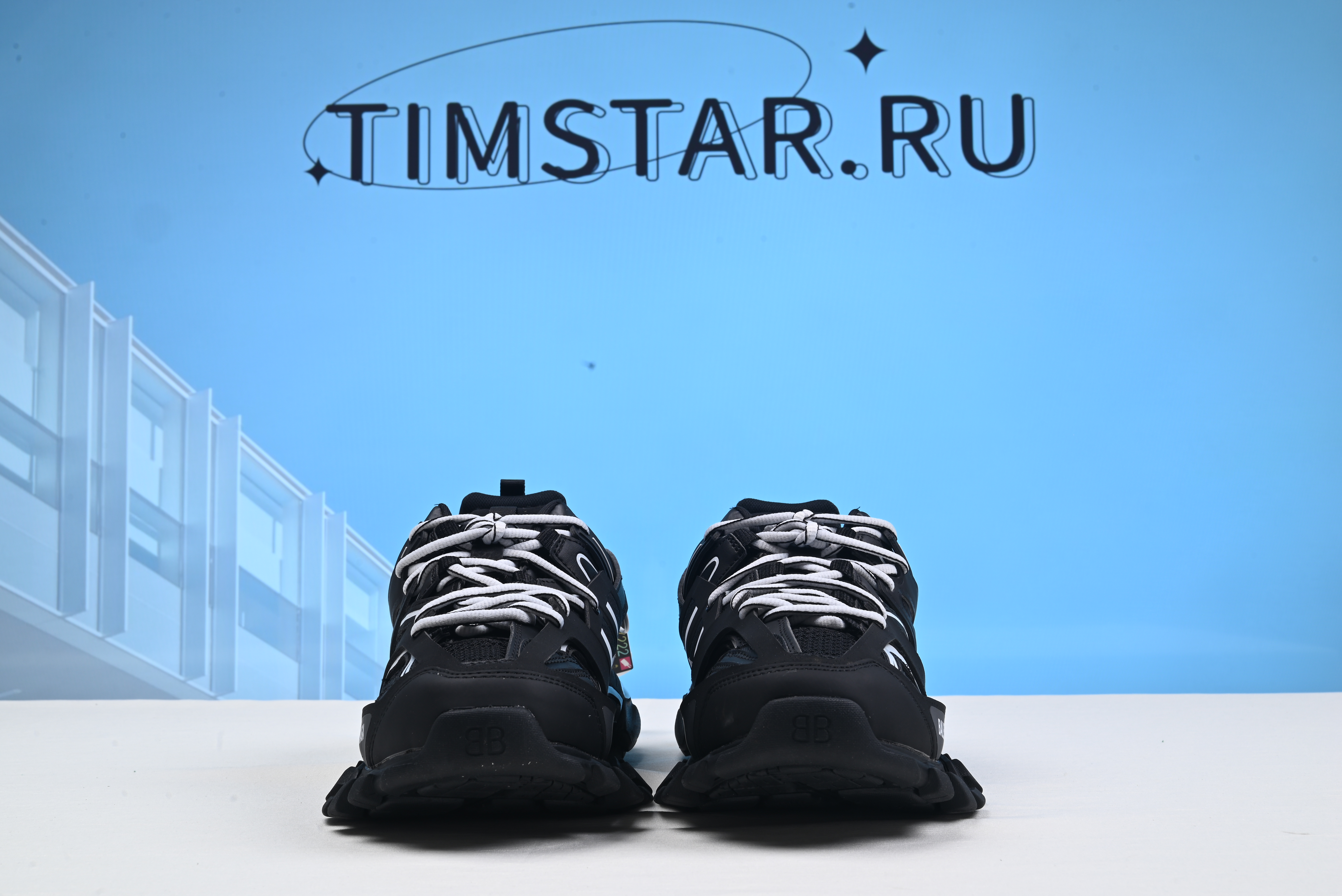 Blncig Track triple Black