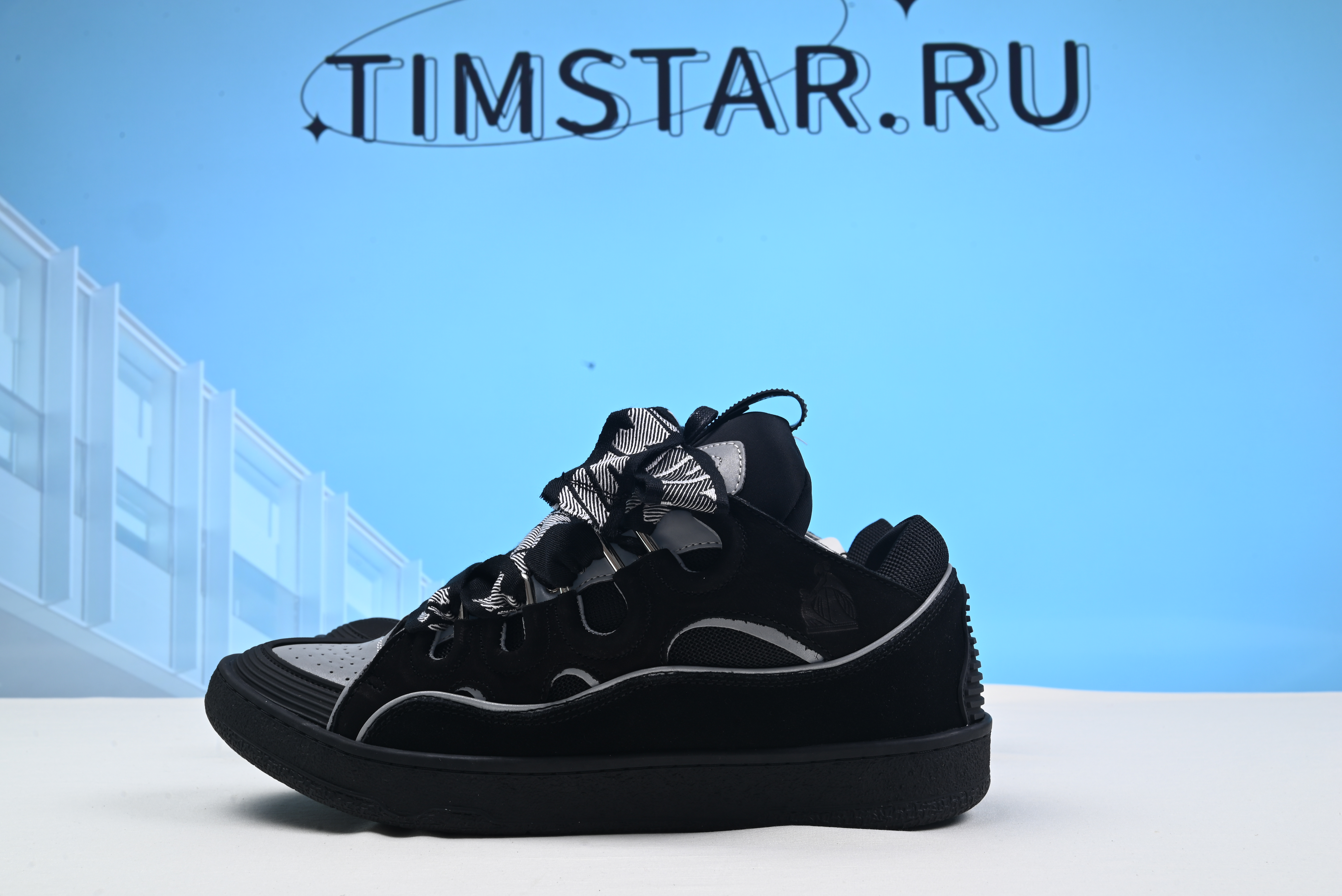 lnvn shoes black and white