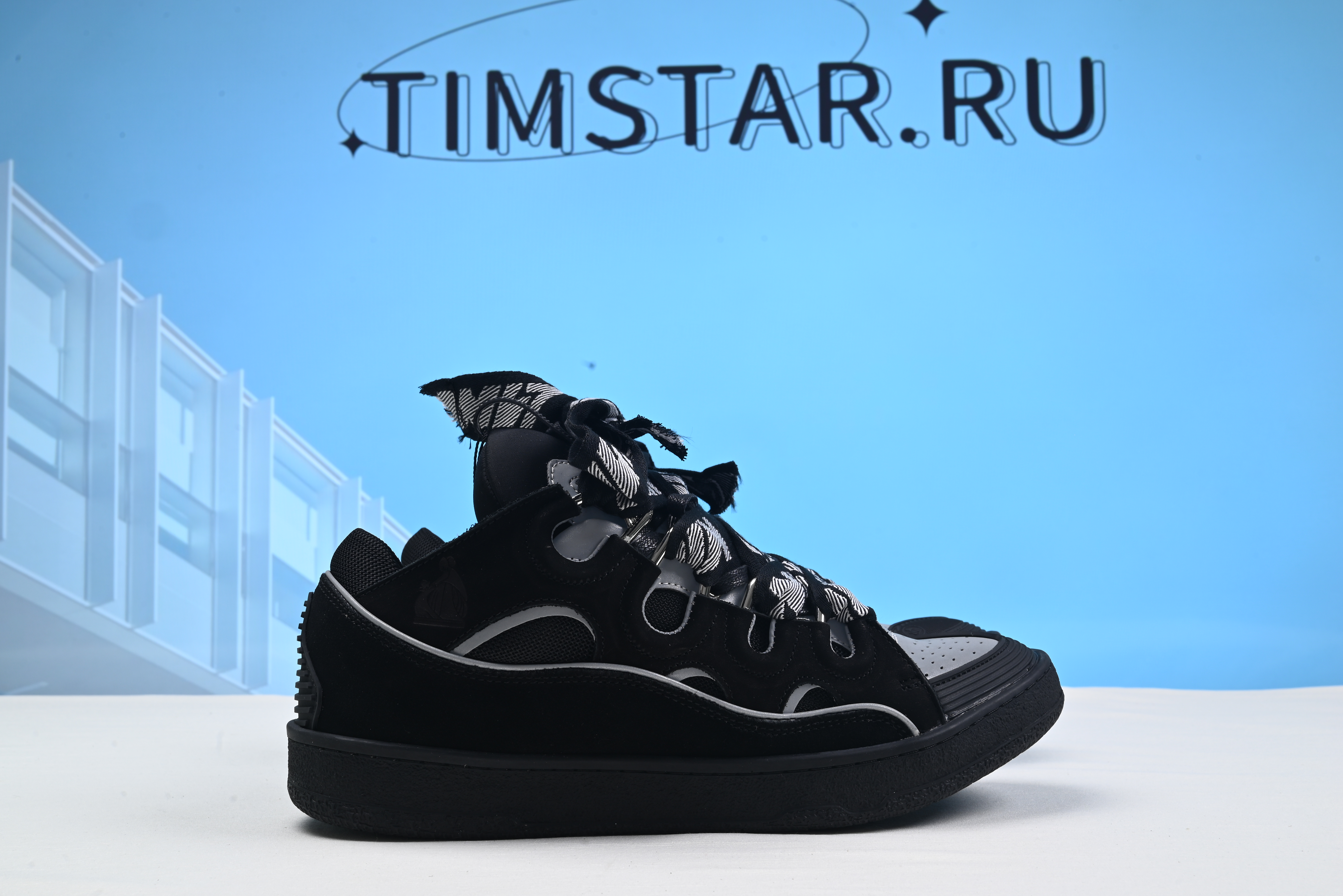 lnvn shoes black and white