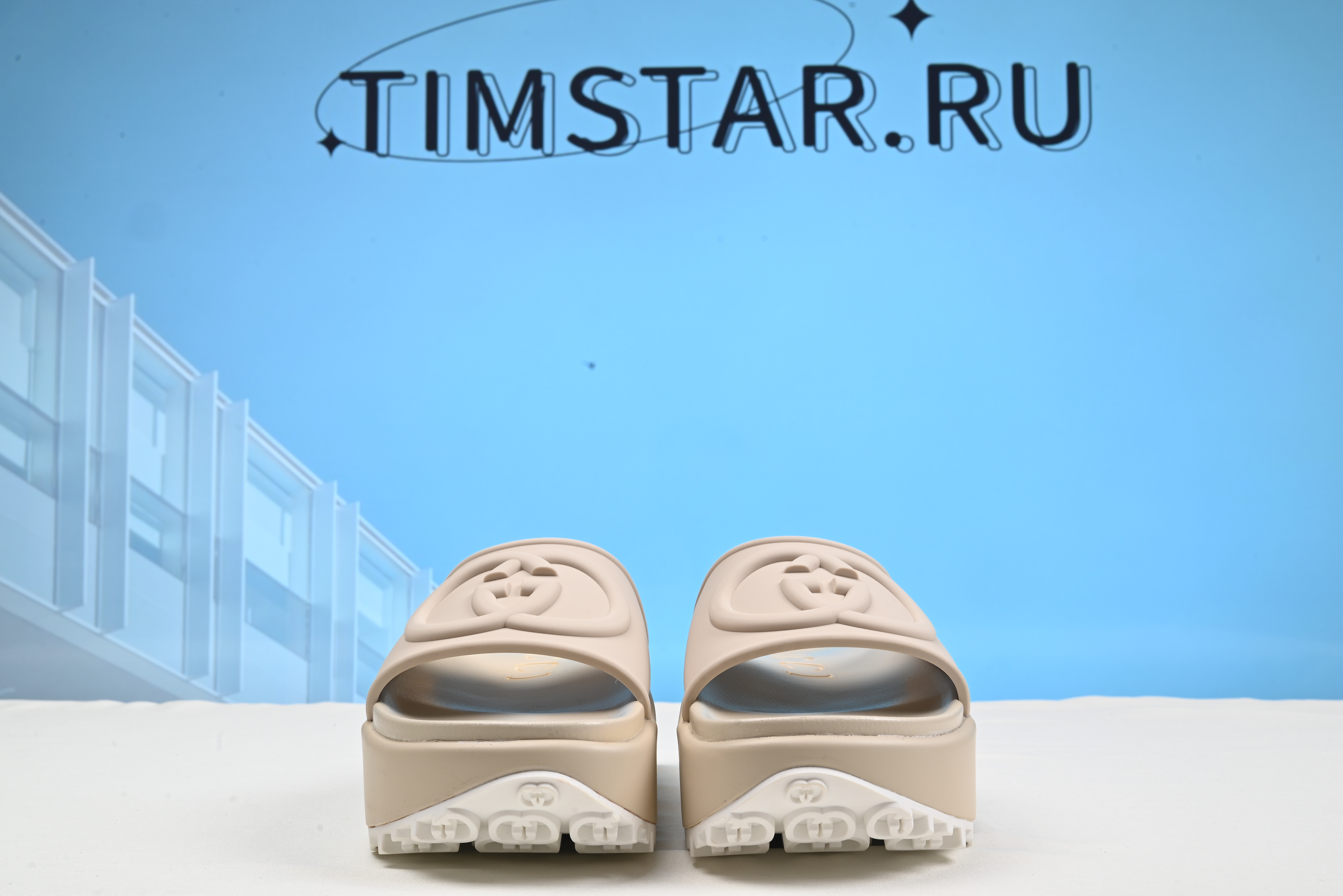 Guccii1 slippers white