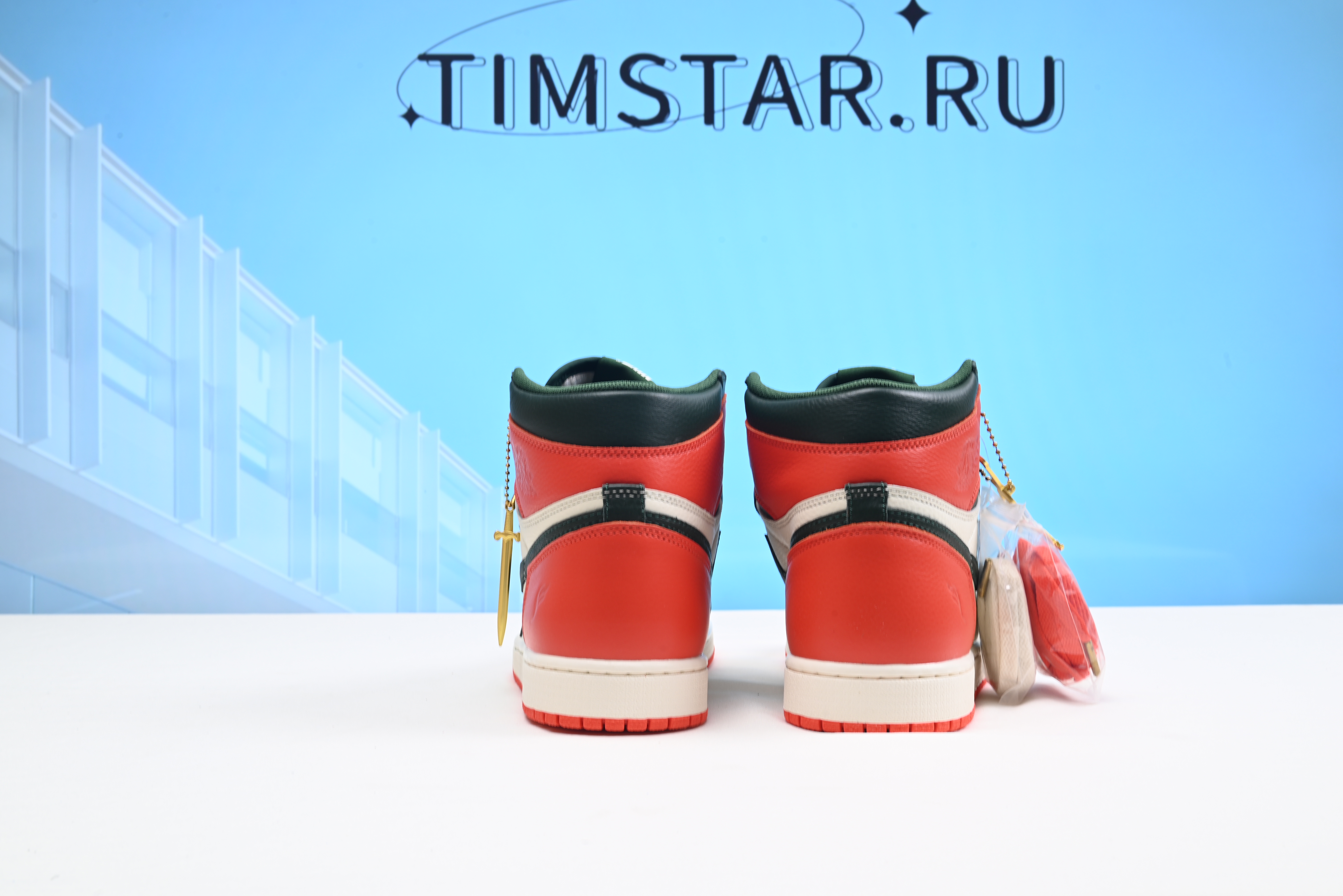 Air Jordan 1 Retro High OG Solefly AV3905-138