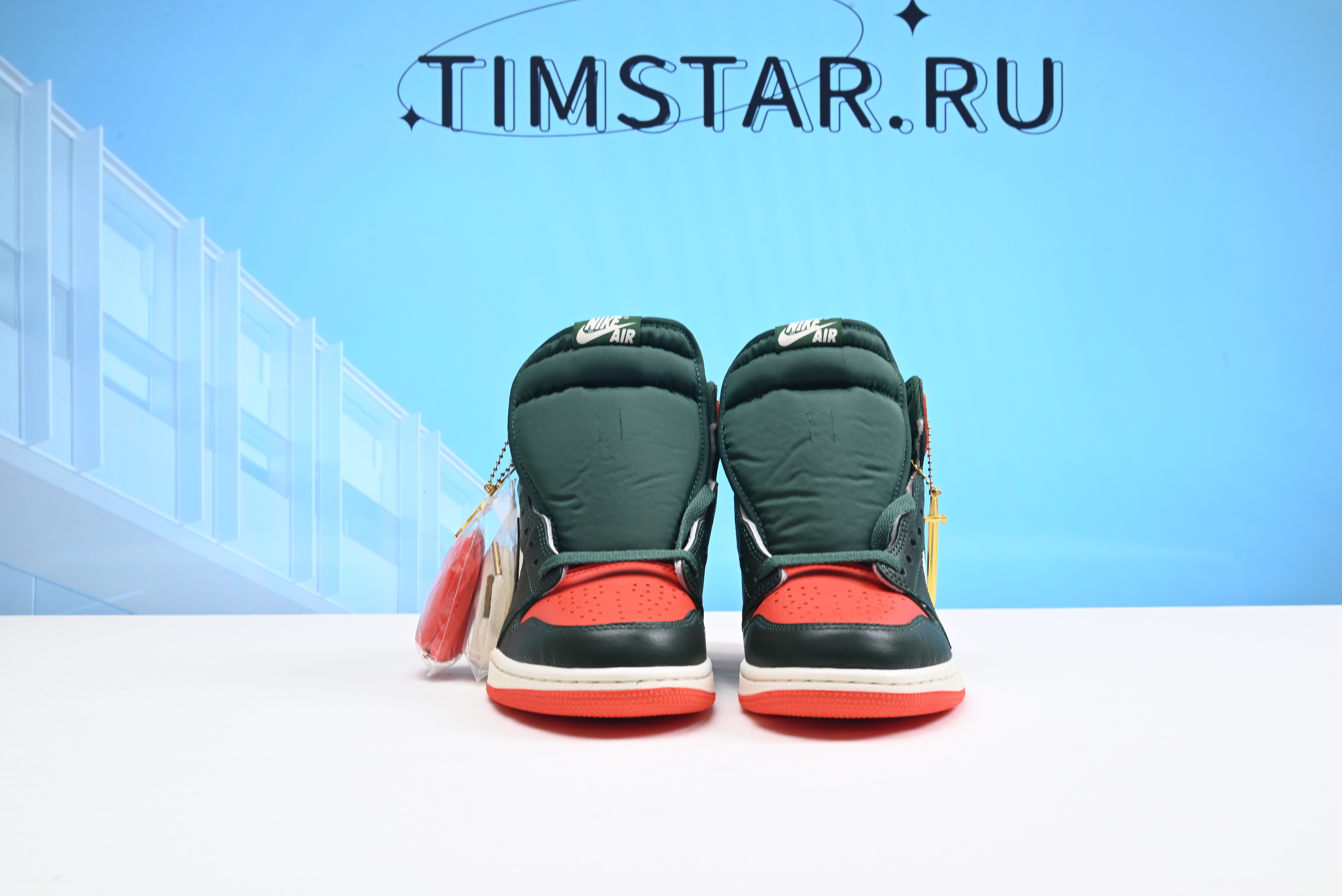 Air Jordan 1 Retro High OG Solefly AV3905-138