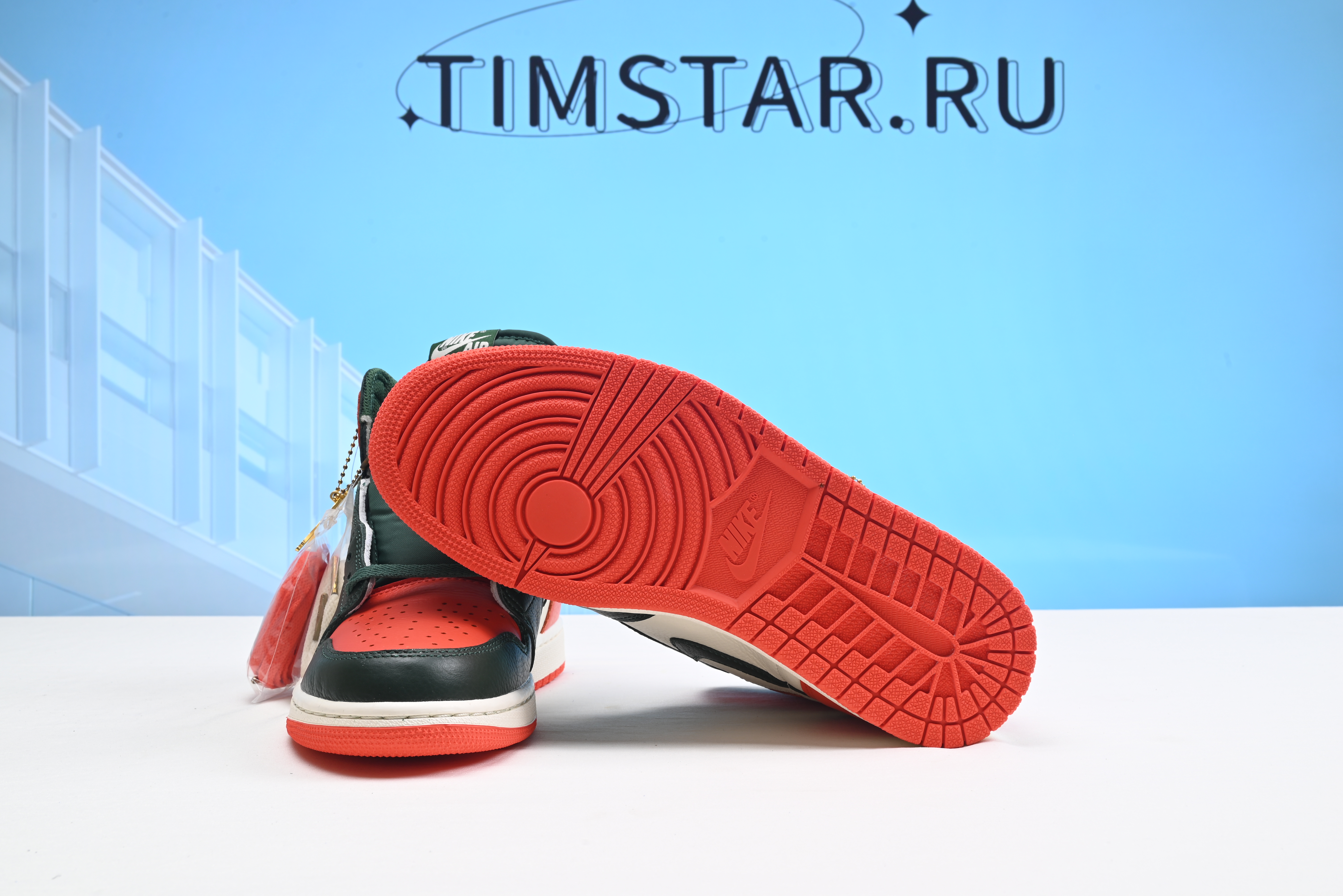 Air Jordan 1 Retro High OG Solefly AV3905-138