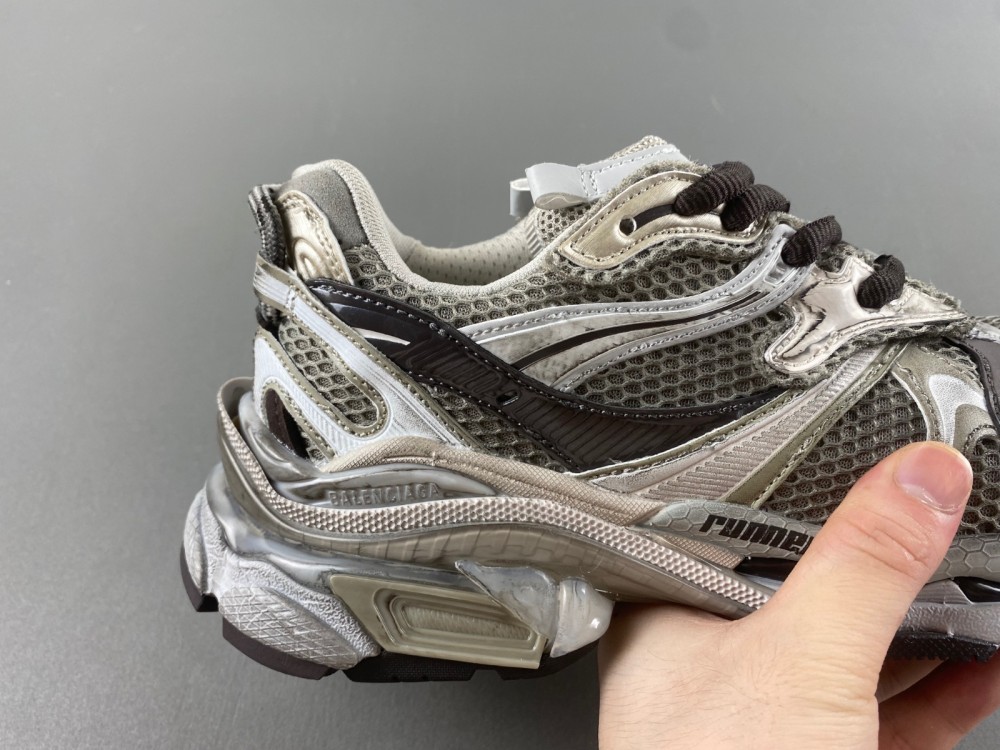 Blncig Runner Sneaker