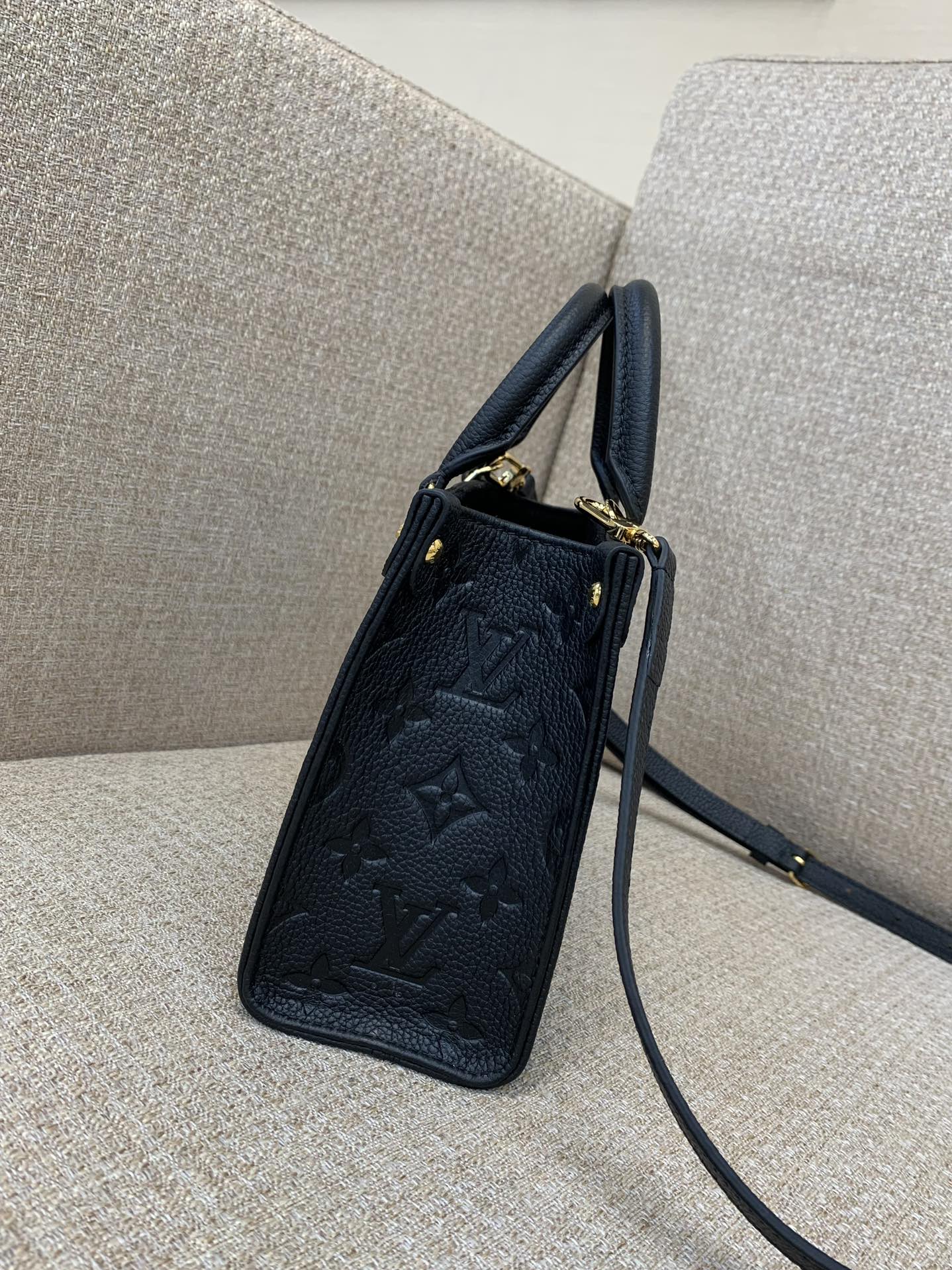 LsVttn  ONTHEGO BB Crossbody bag 18cm