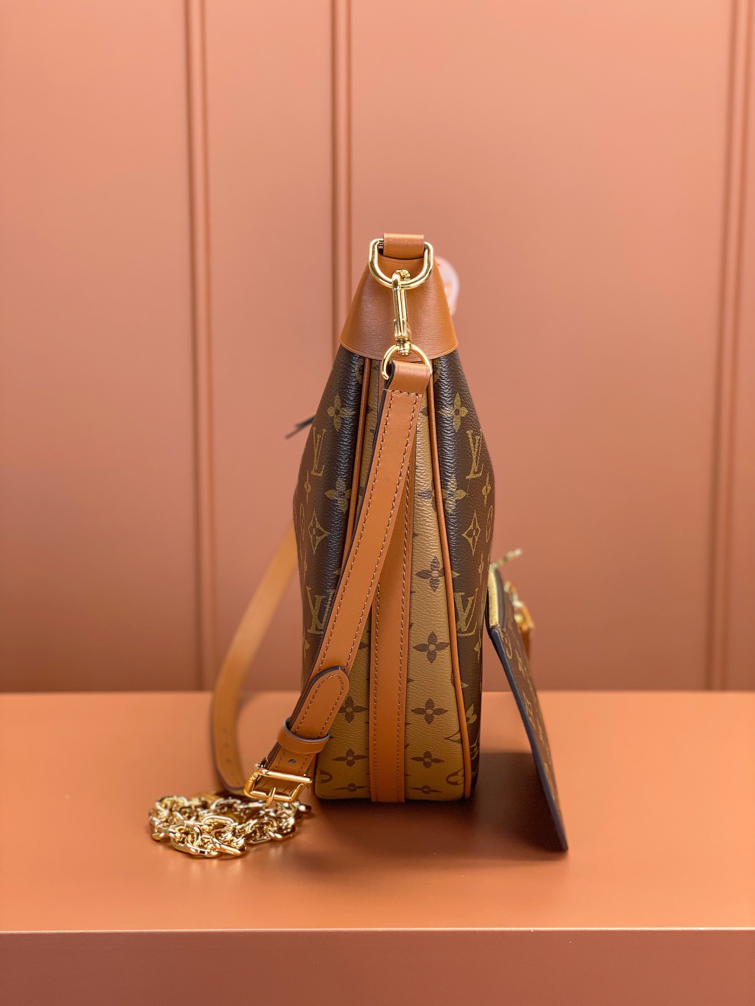 LsVttn Crossbody bag 38cm