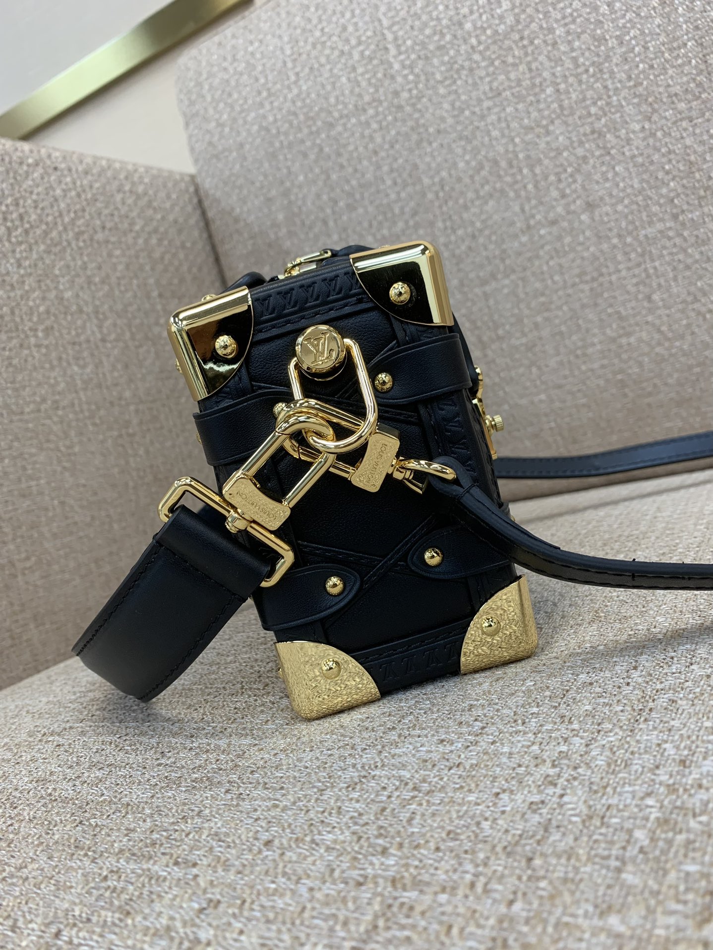 LsVttn side Trunk bag 18cm