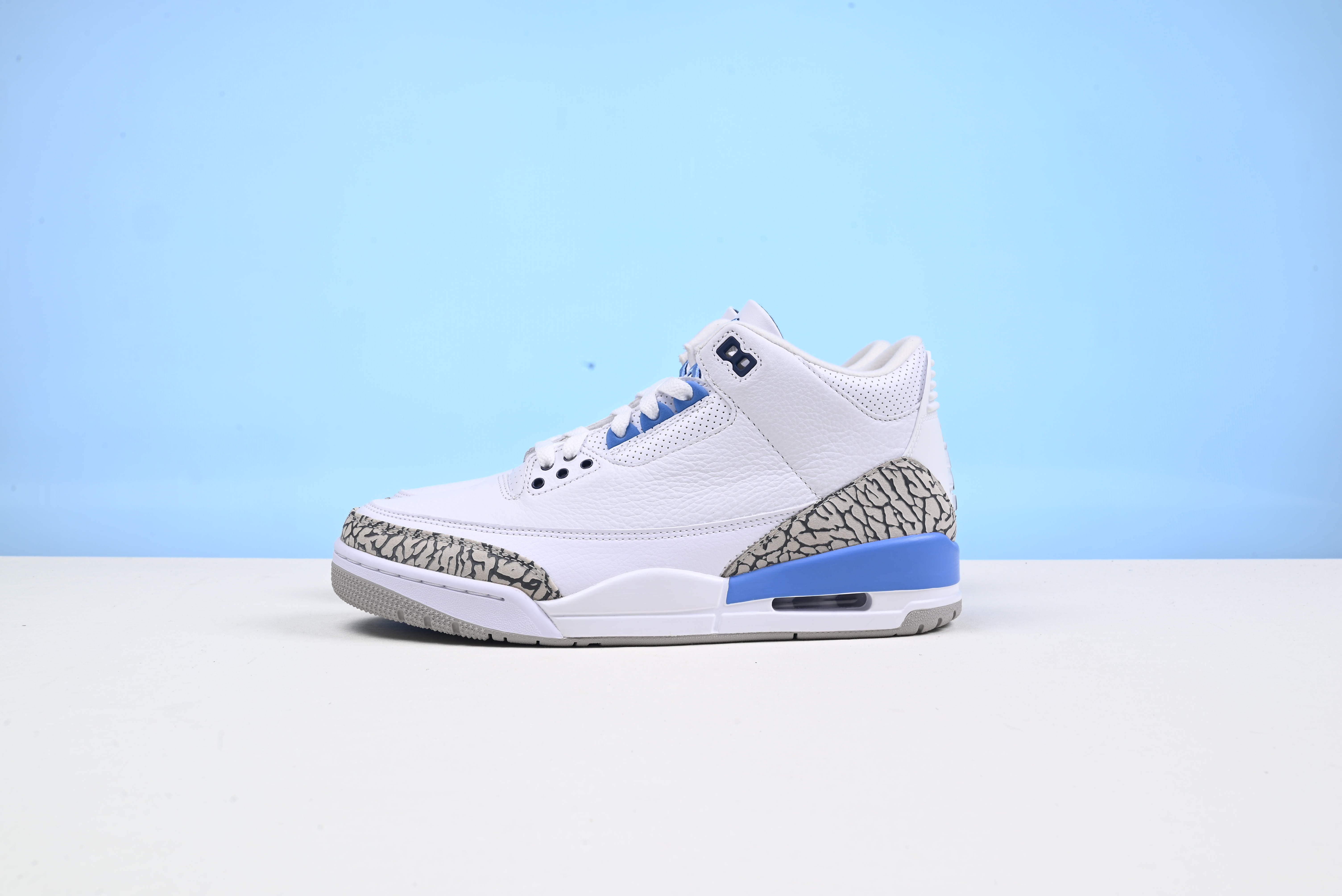 Jordan 3 Retro UNC PE MNJDLS850LN3