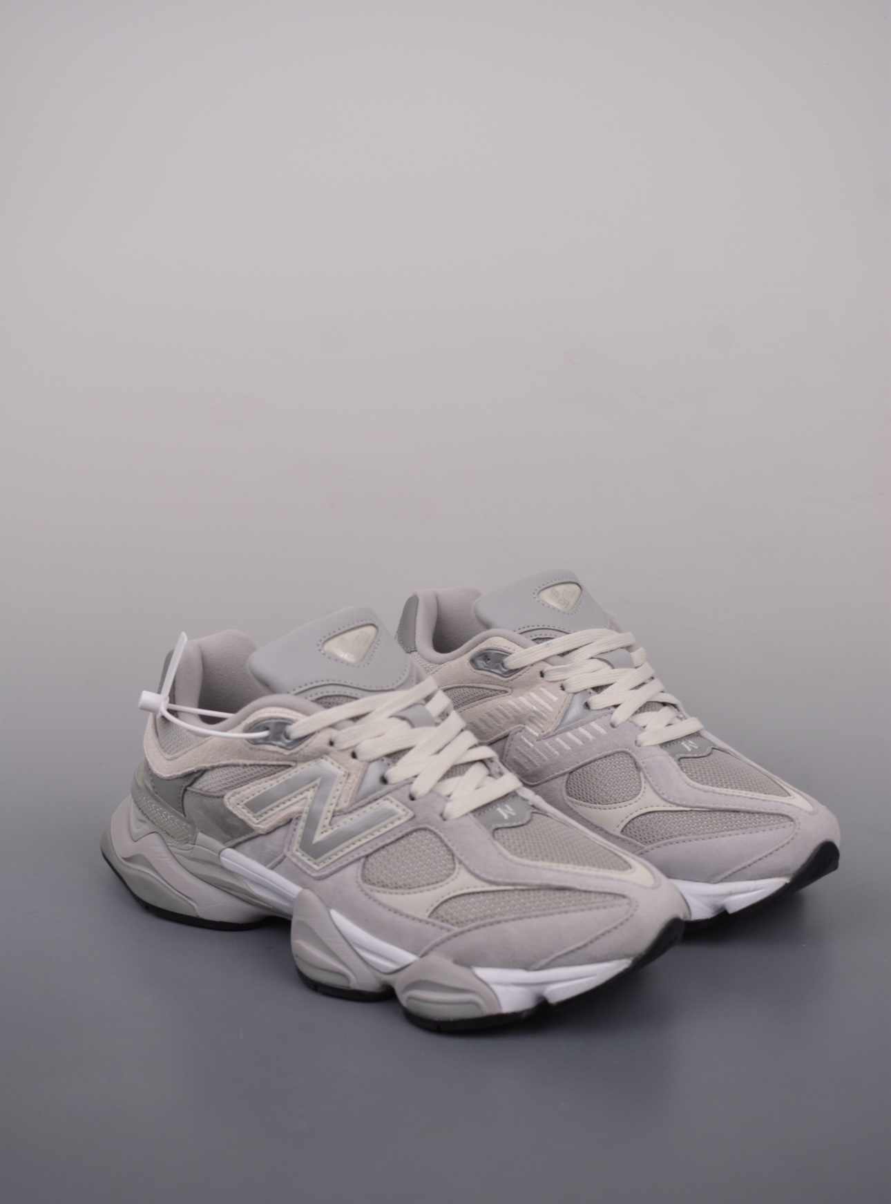 NwBlnc 9060 shadow grey