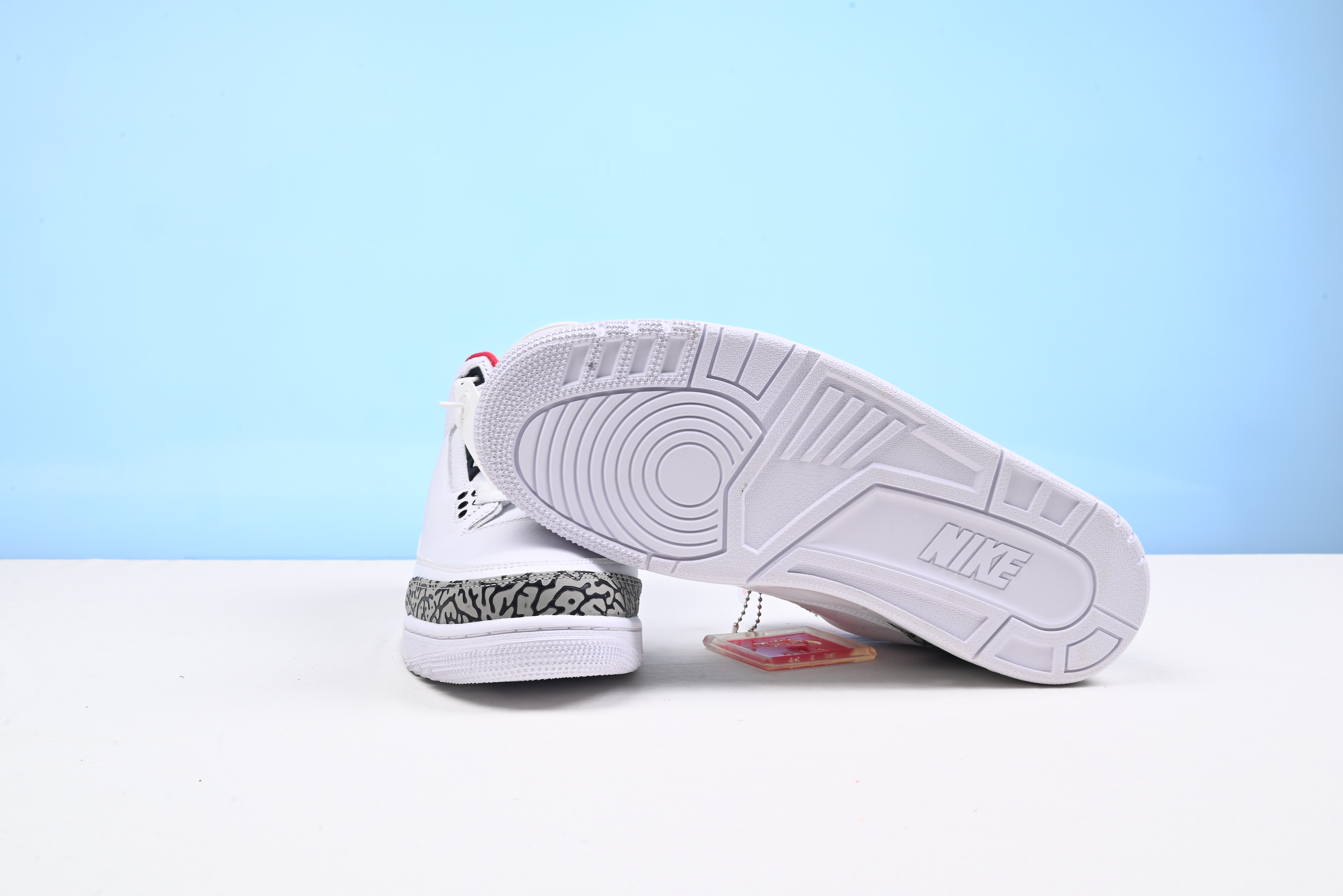 Air Jordan 3 Retro Seoul AV8370-100