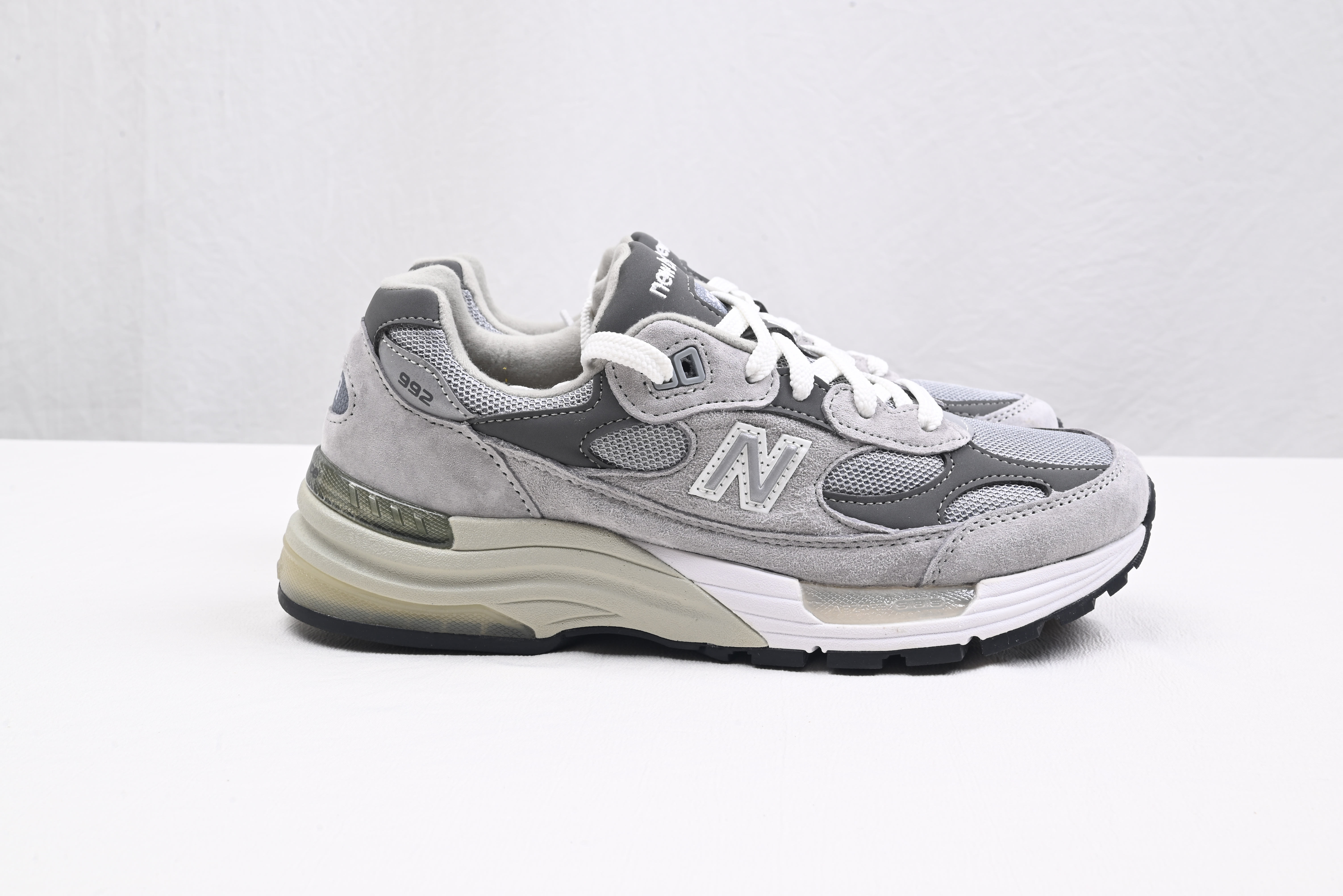 NwBlnc 992 Grey M992GR