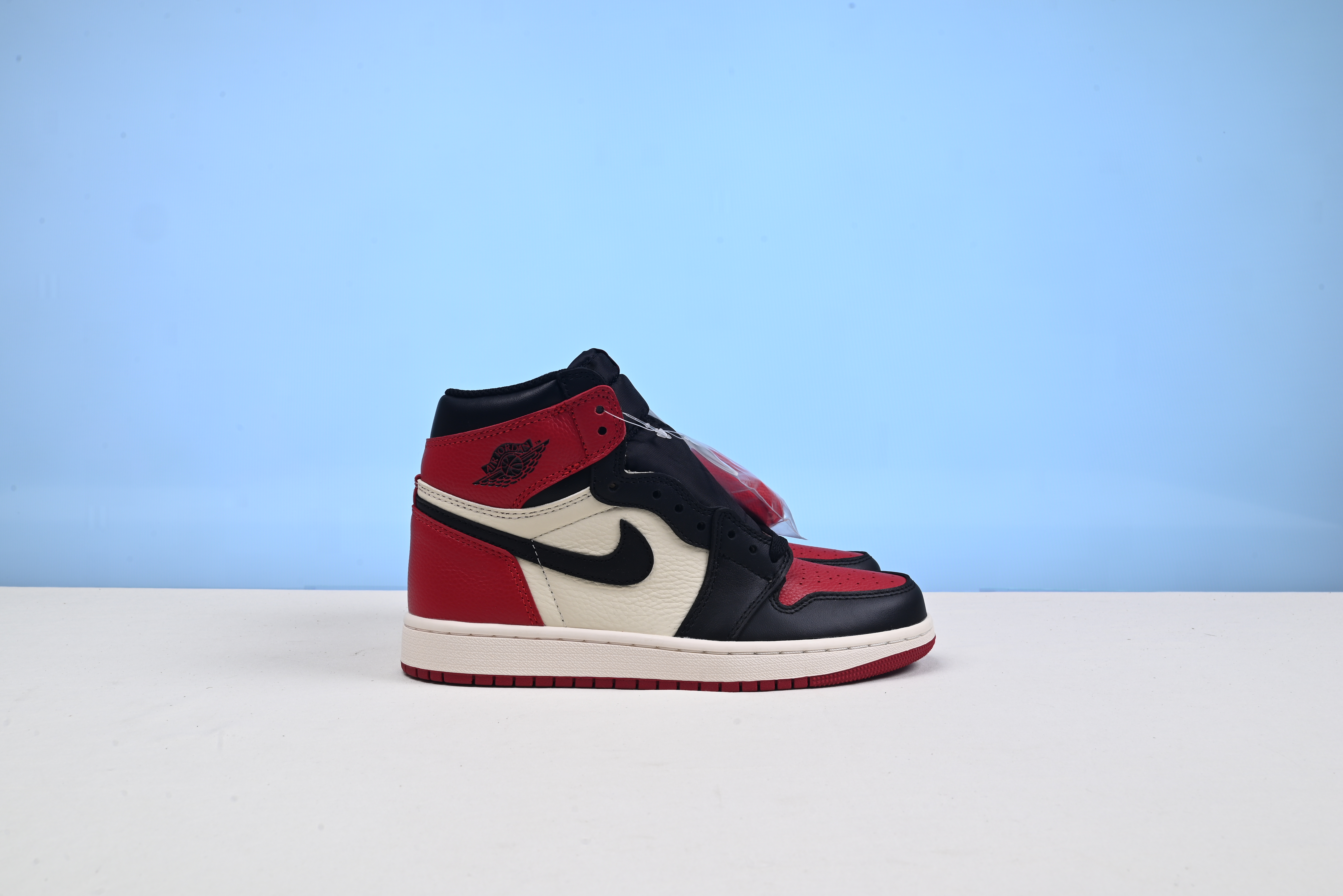 Air Jordan 1 Retro High Bred Toe 555088-610