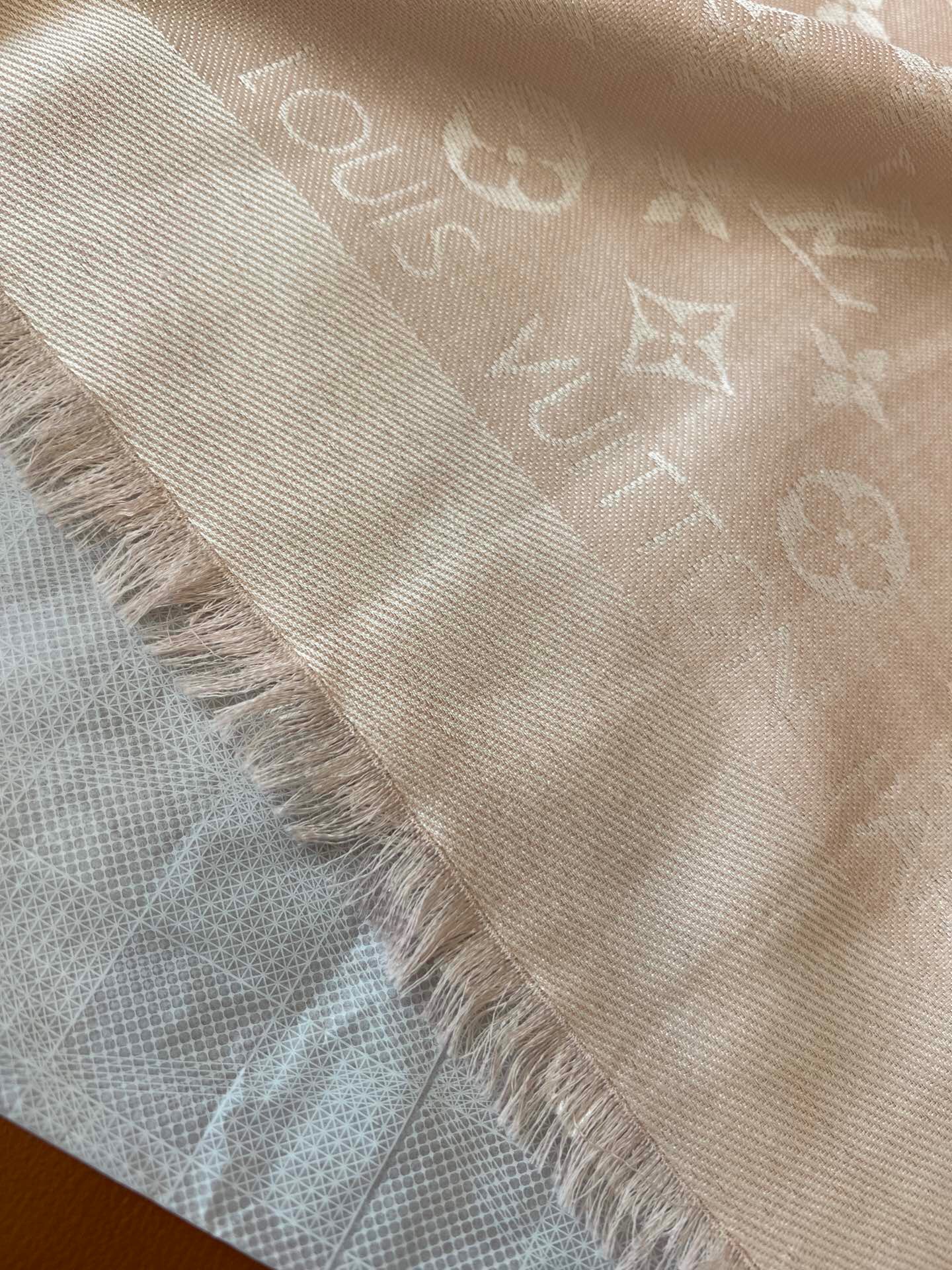 LsVttn Monogram scarf M76784
