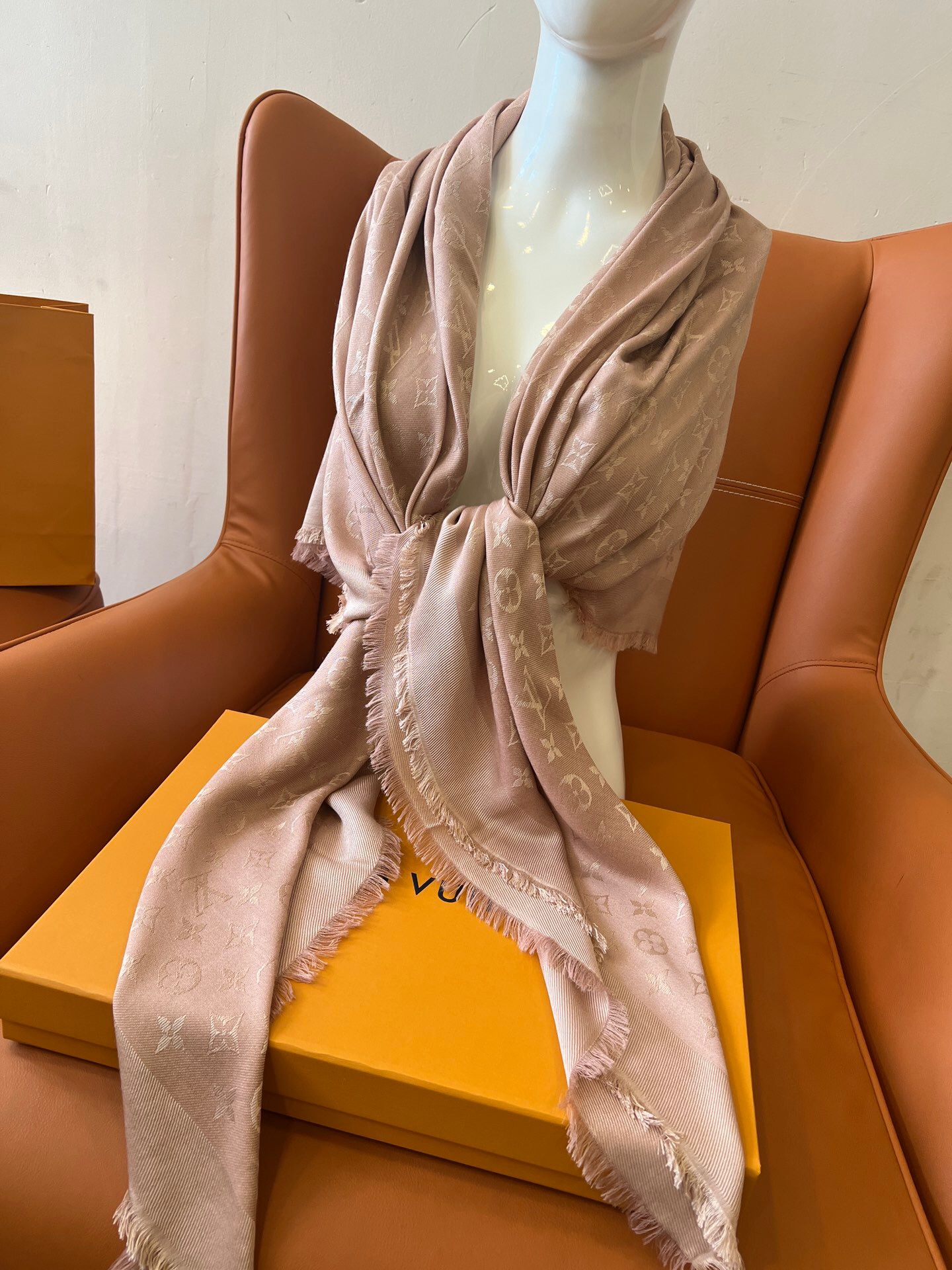 LsVttn Monogram scarf M76875