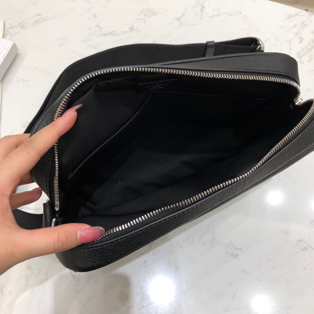 LOUIS VUITTON M20260 ALEX MESSENGER PM