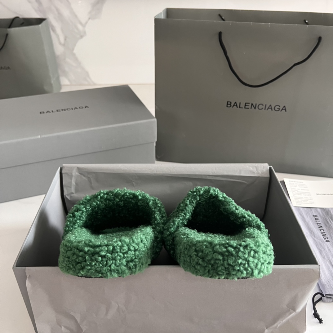 Balenciaga slides Green 19123082