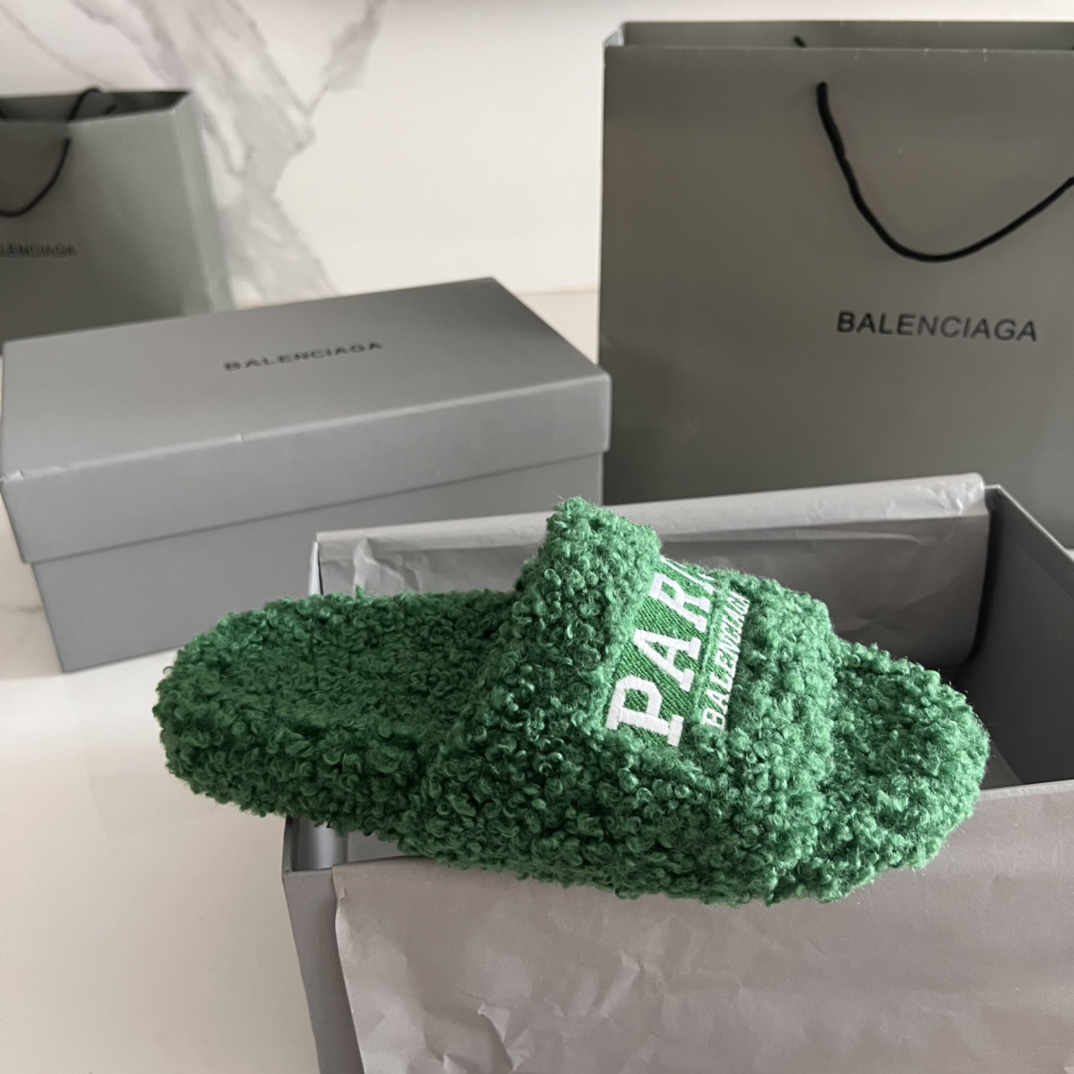 Balenciaga slides Green 19123082