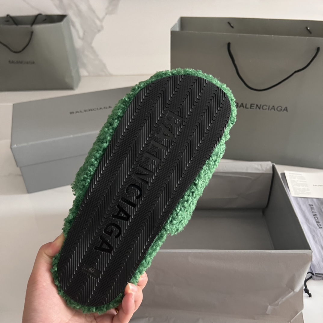 Balenciaga slides Green 19123082