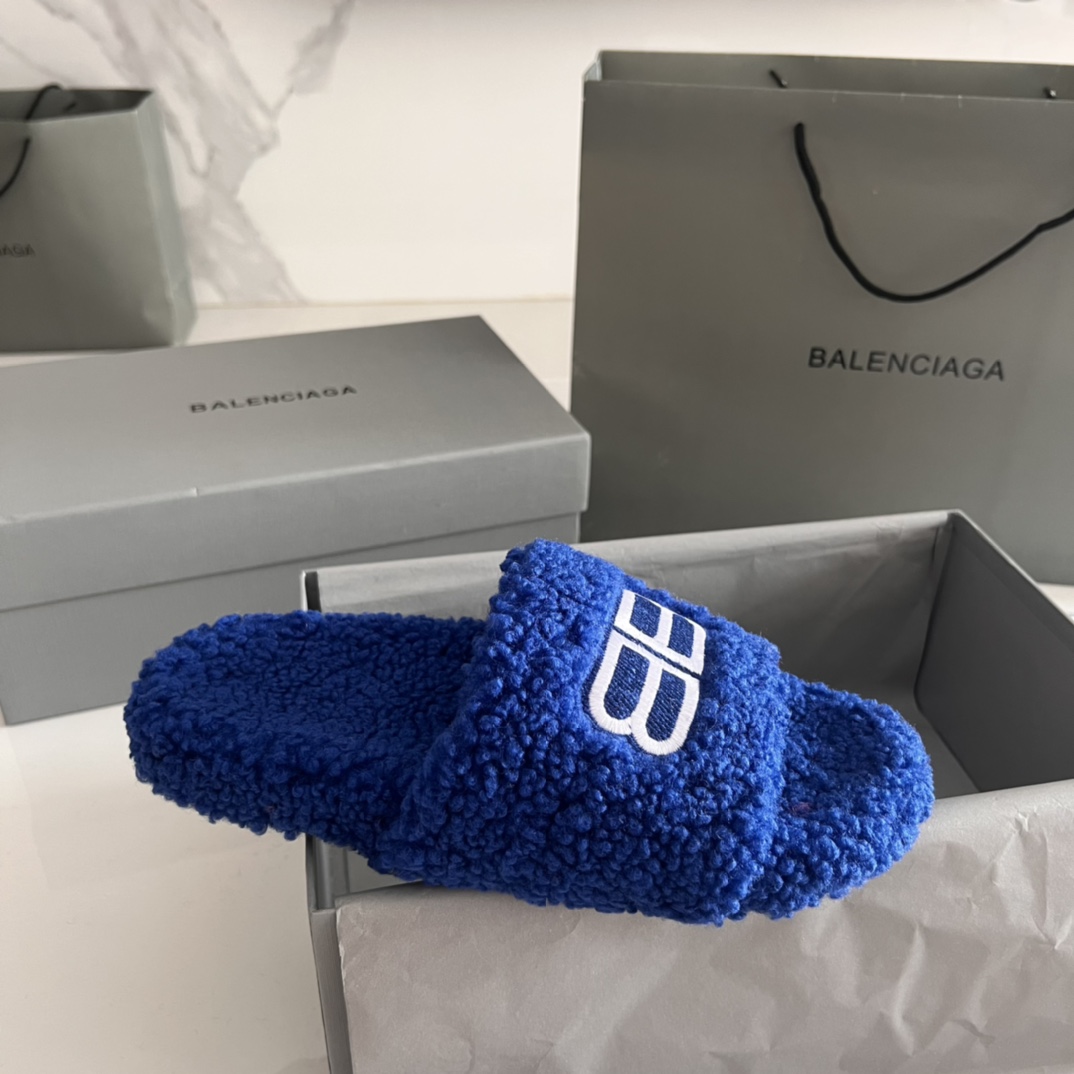 Balenciaga slides blue 19123082