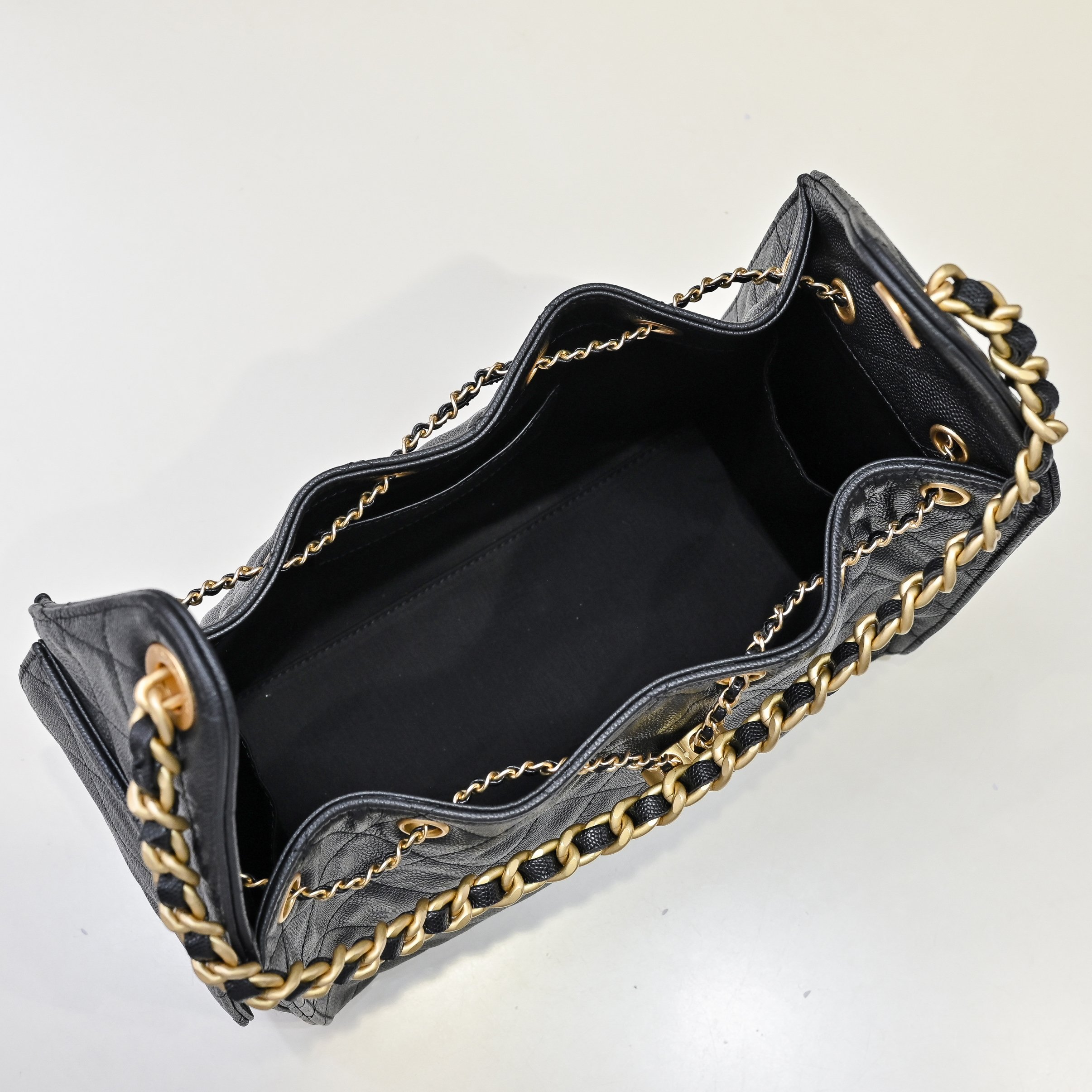 Channel black bag 96123249 26x30x14cm