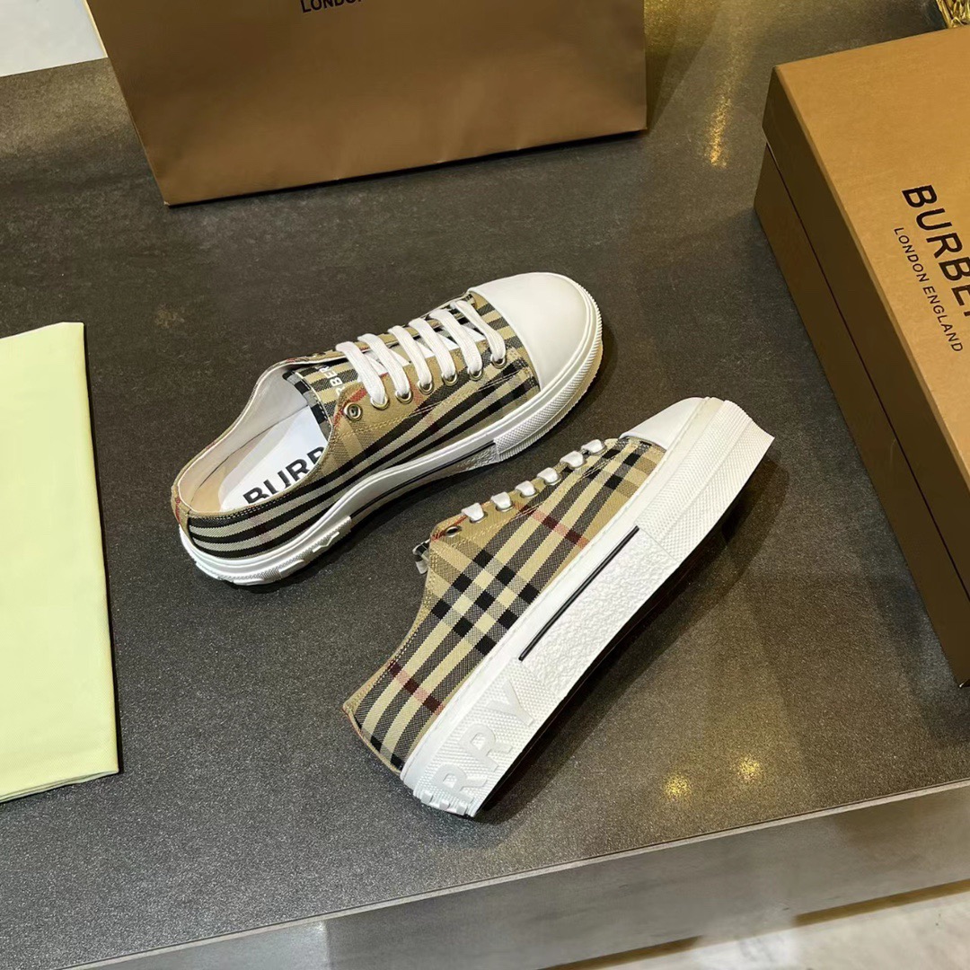 Burberry Vintage sneakers