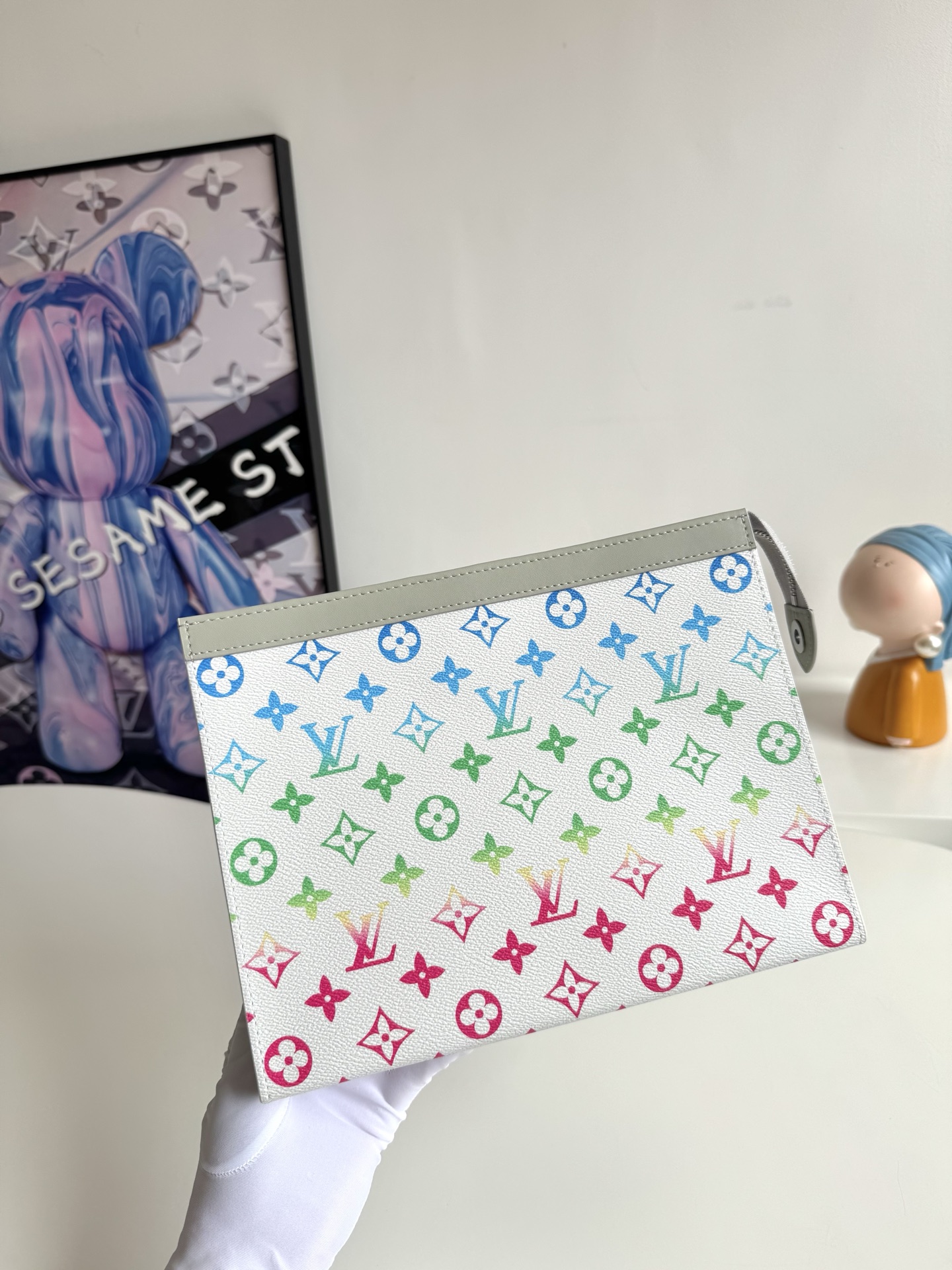 L0UlS VUlTT0N wallet  M13907