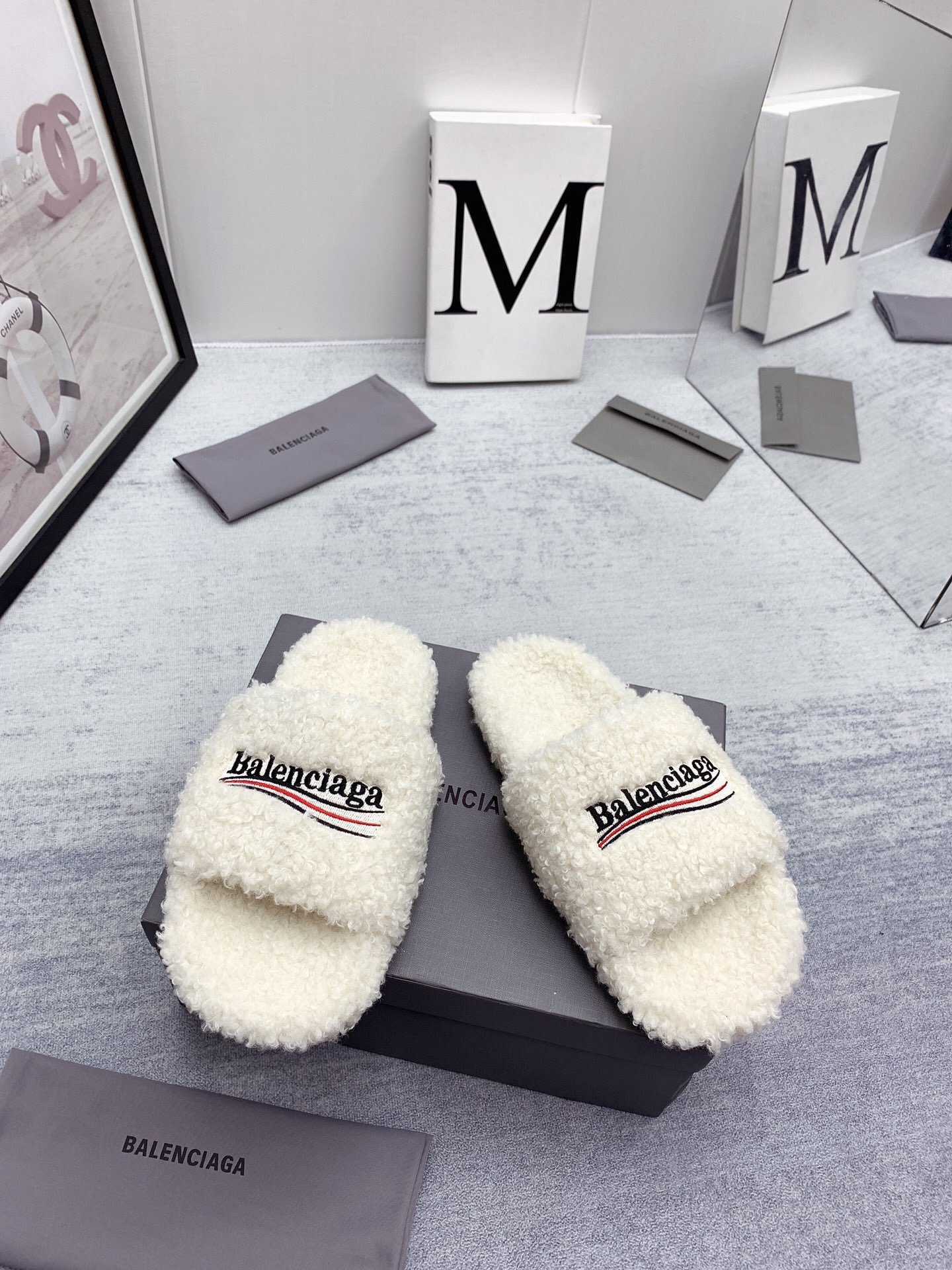 Balenciaga slides white