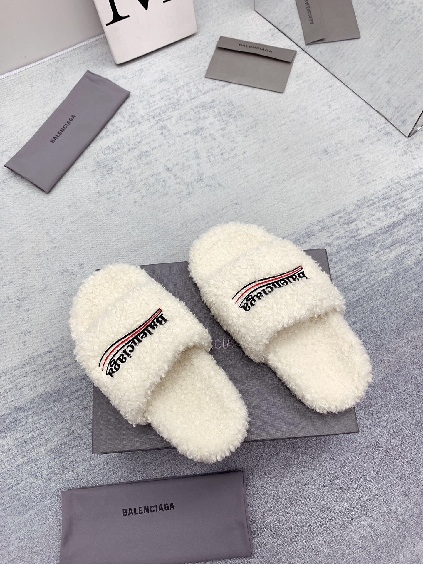Balenciaga slides white