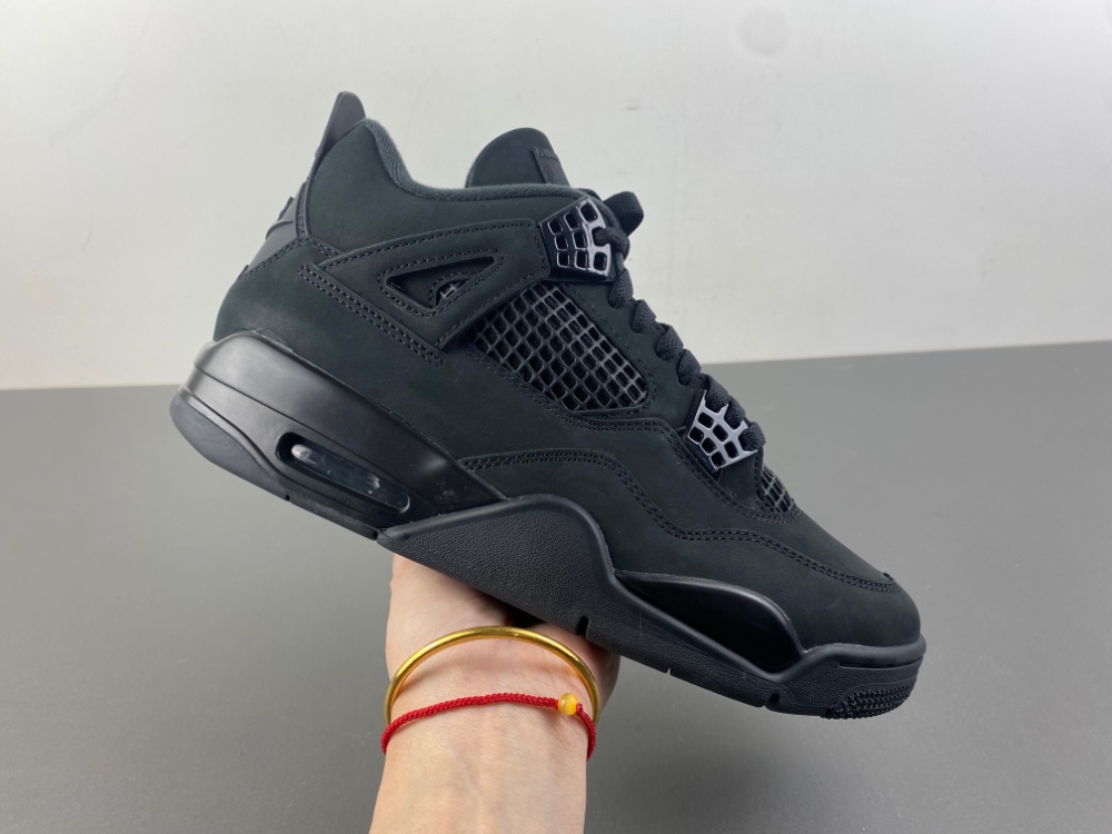 Air Jordan 4 “Black Cat” 2025 FV5029-010
