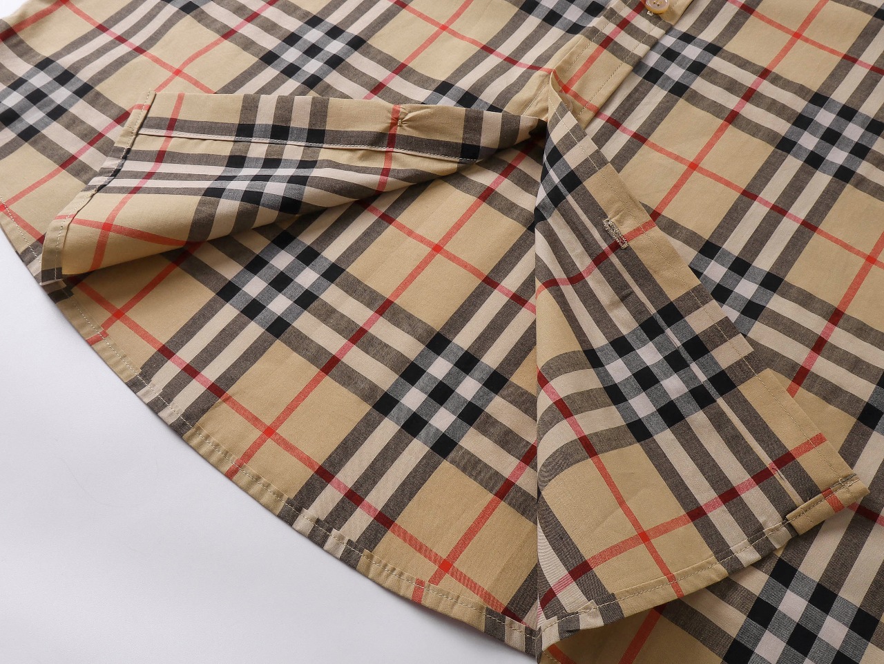 Burberry Khaki shirt LD00110