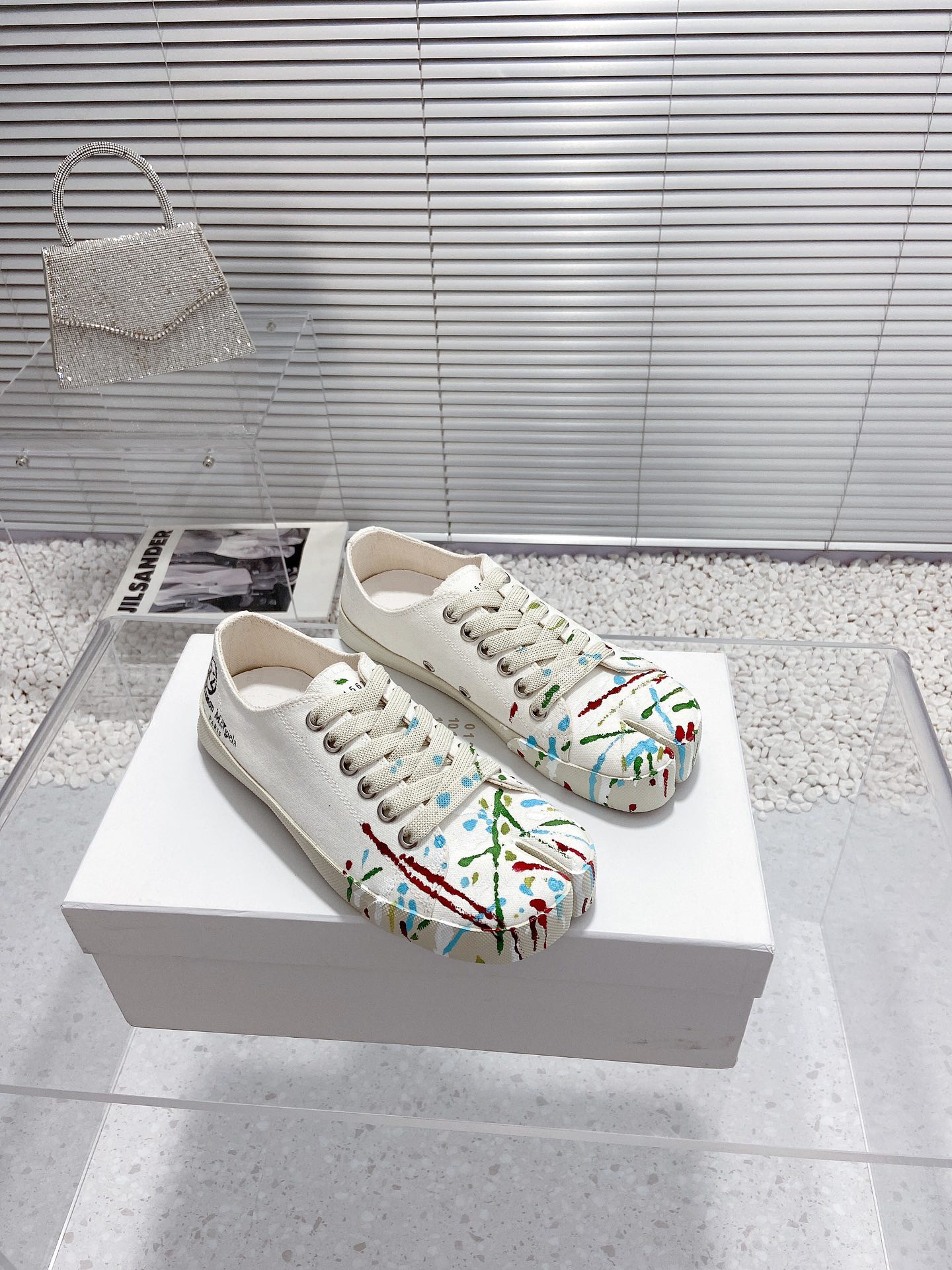 Maison Margiela Tabi white