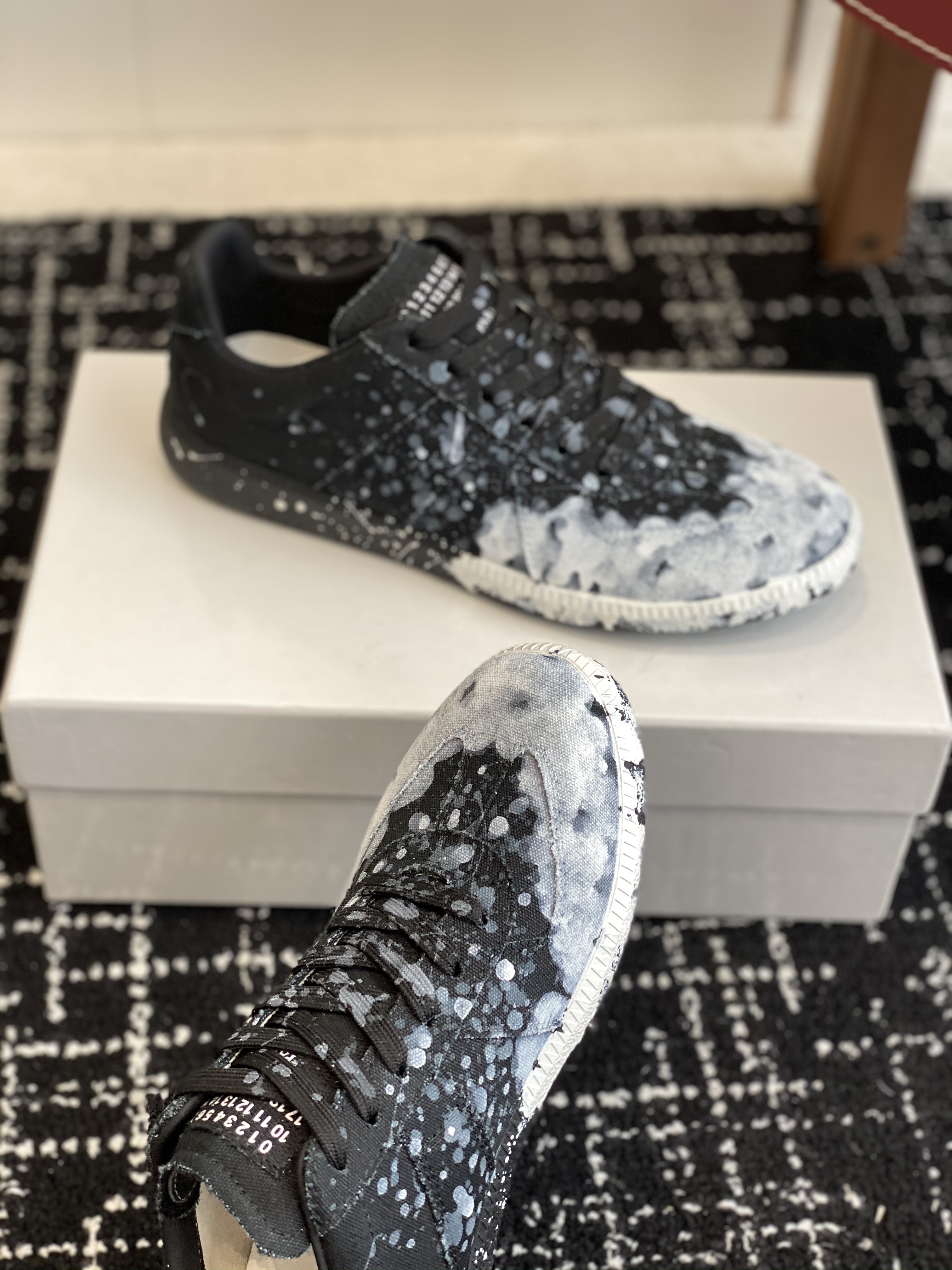 Maison Margiela Replica black sneaker