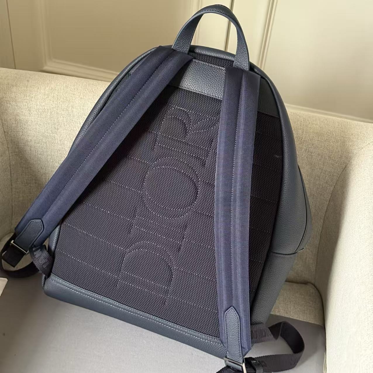 Dioor hylton nel Backback