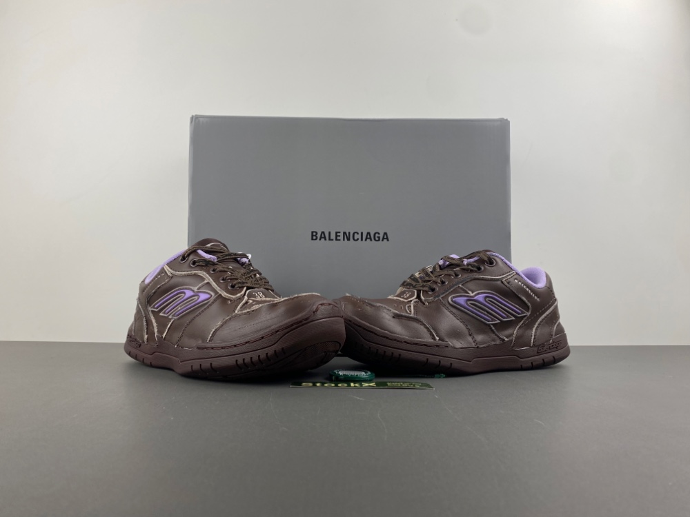 Balenciaga 18 Hamptons Worn-Out 841763 WCURS 2050